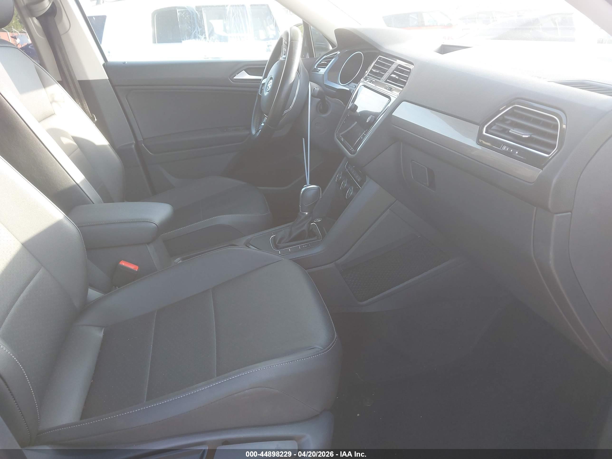 VOLKSWAGEN TIGUAN image 5