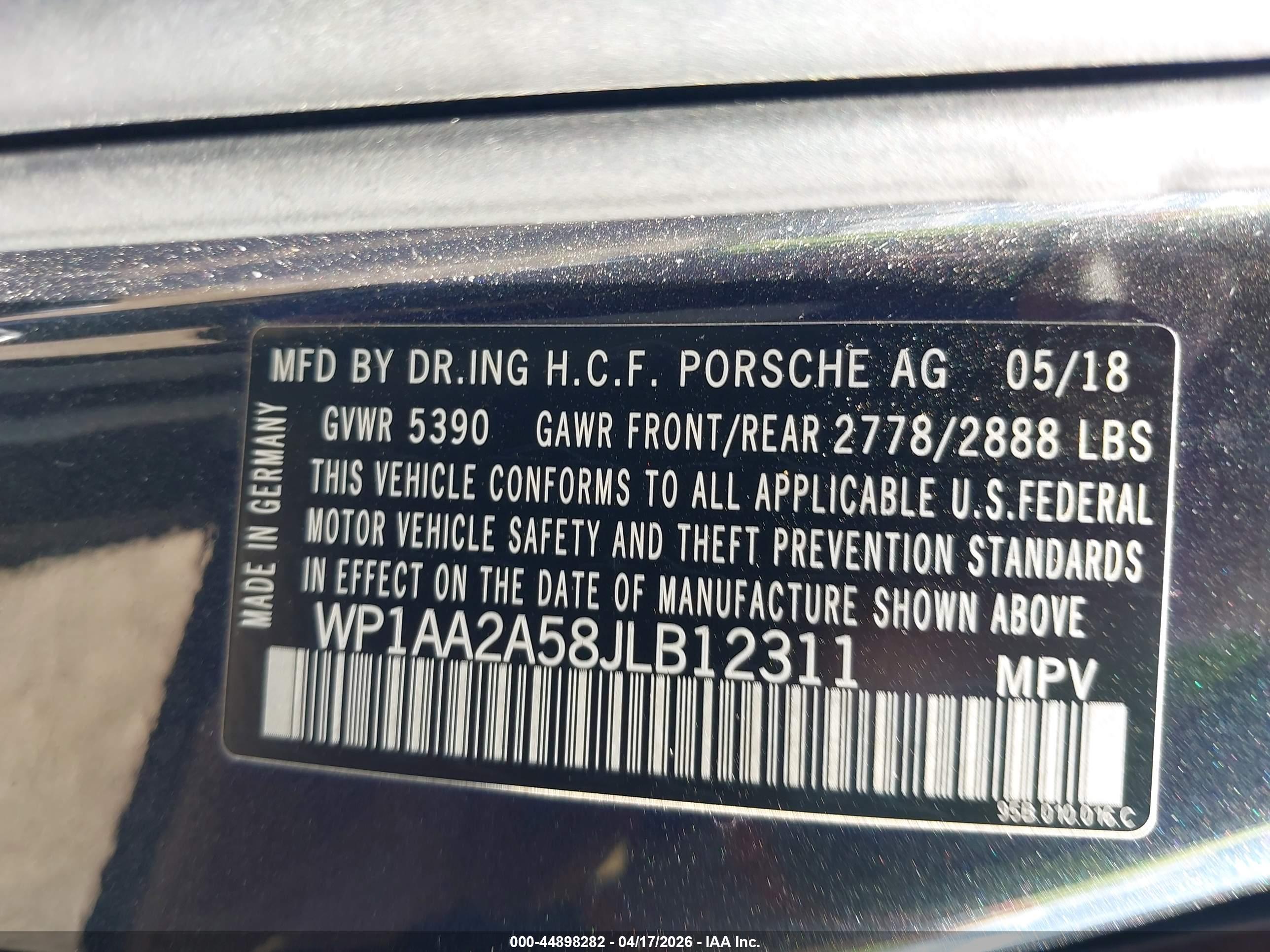 PORSCHE MACAN image 9