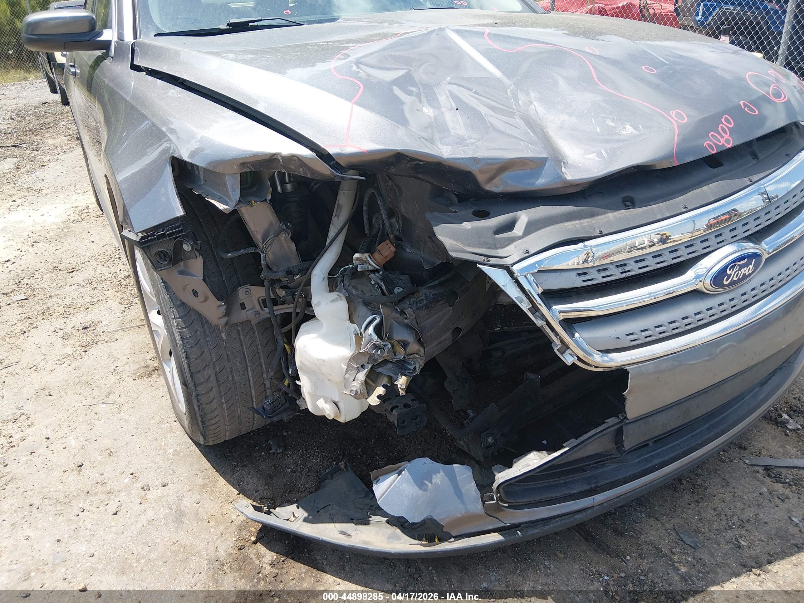 FORD TAURUS image 6