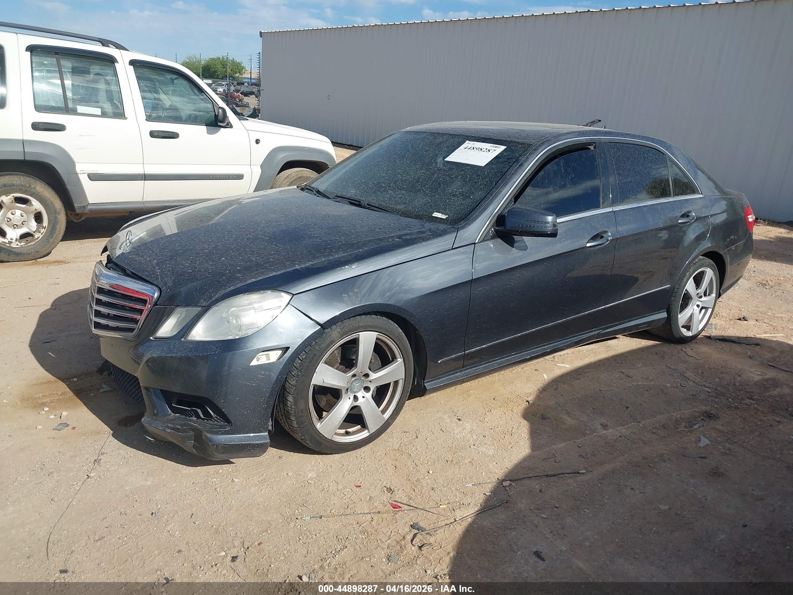 MERCEDES-BENZ E image 2