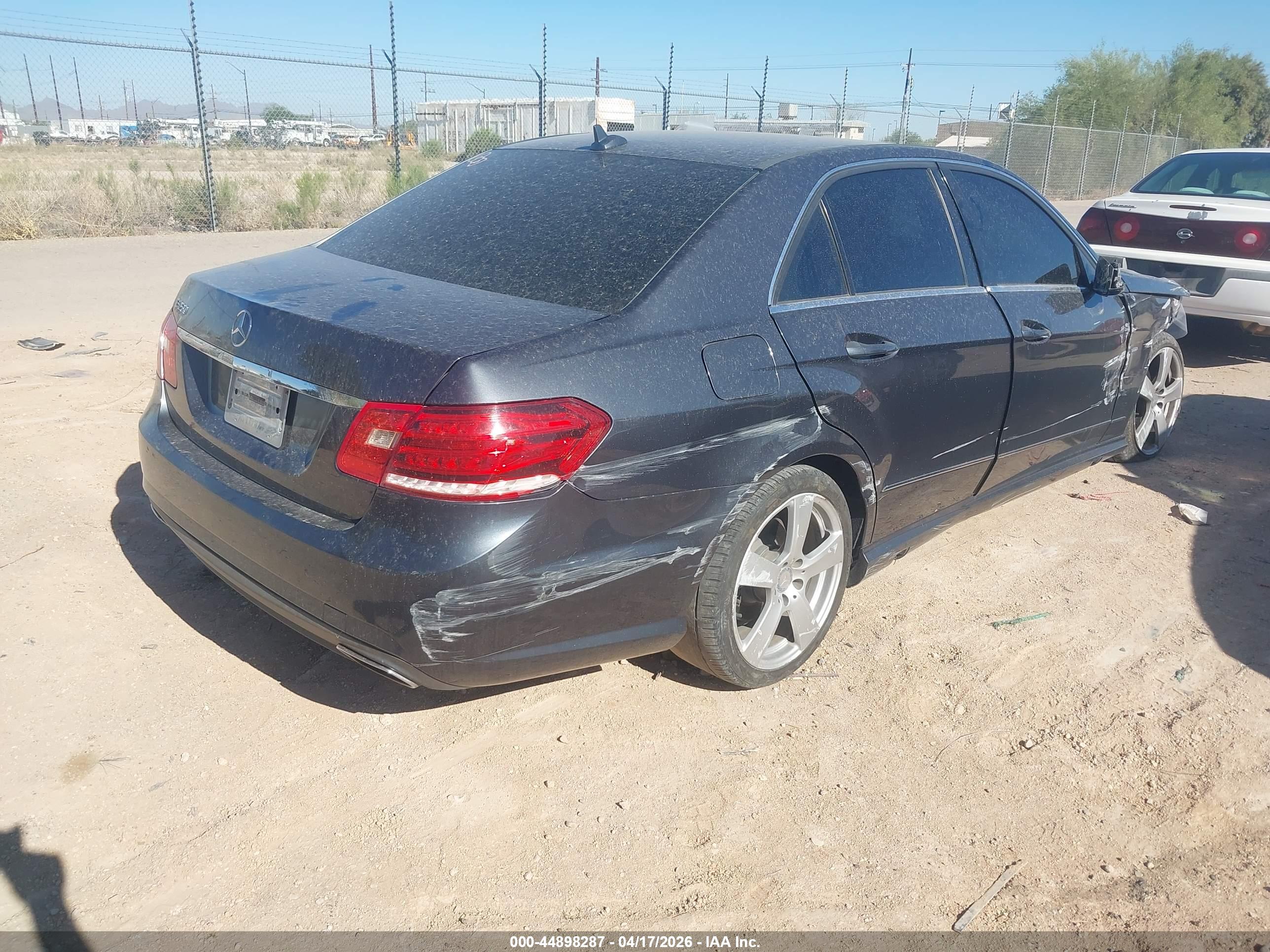 MERCEDES-BENZ E image 4