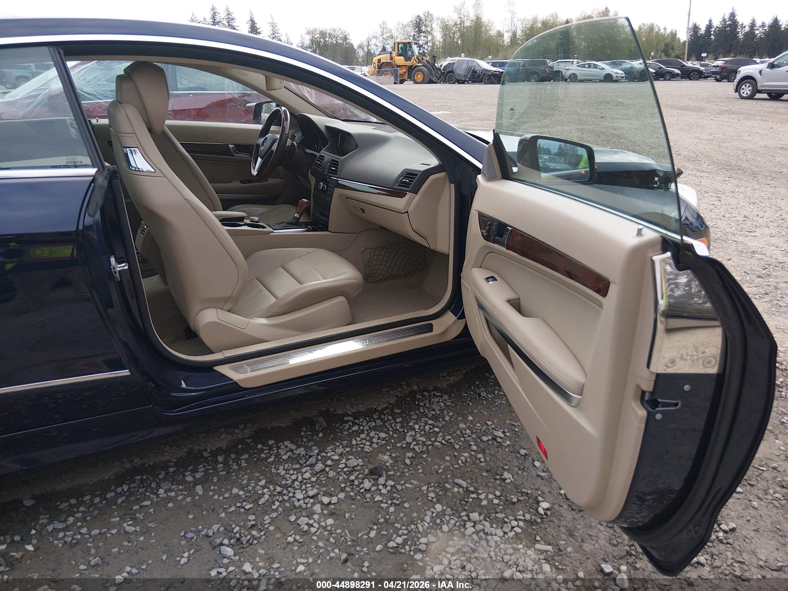 MERCEDES-BENZ E image 5