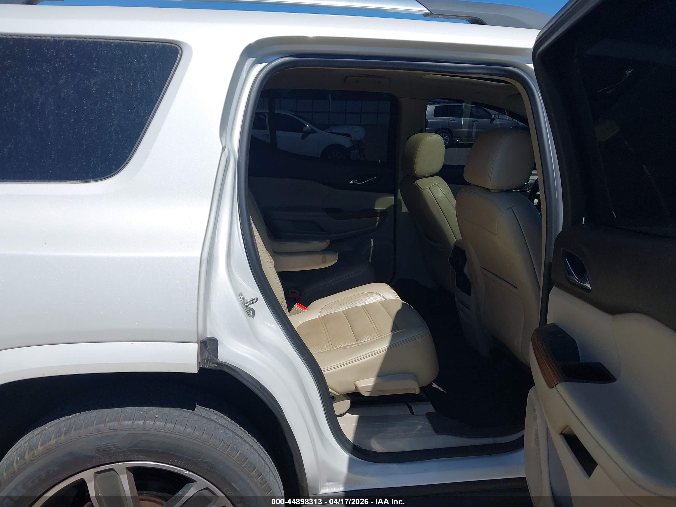 GMC ACADIA image 8