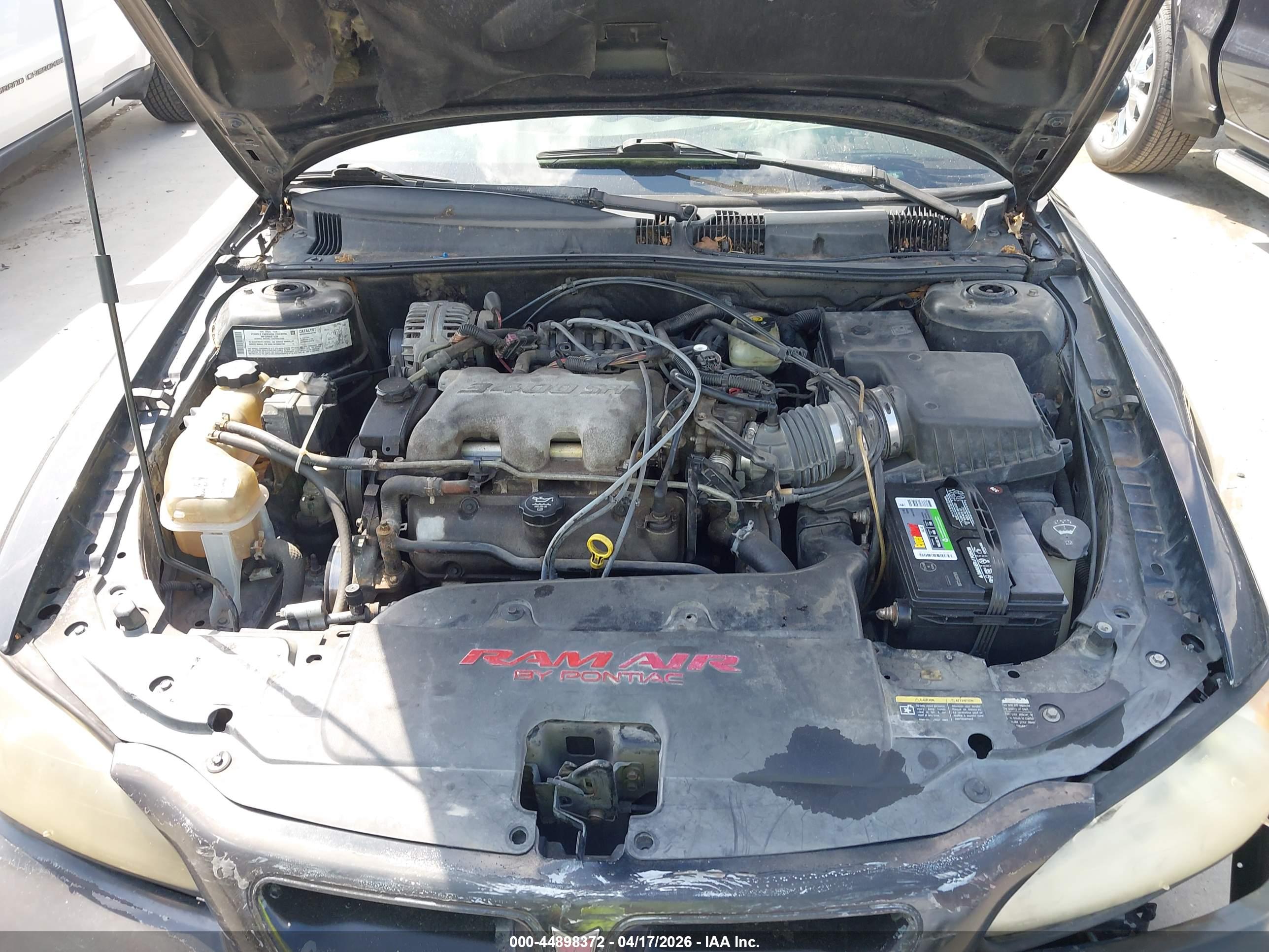 PONTIAC GRAND image 10