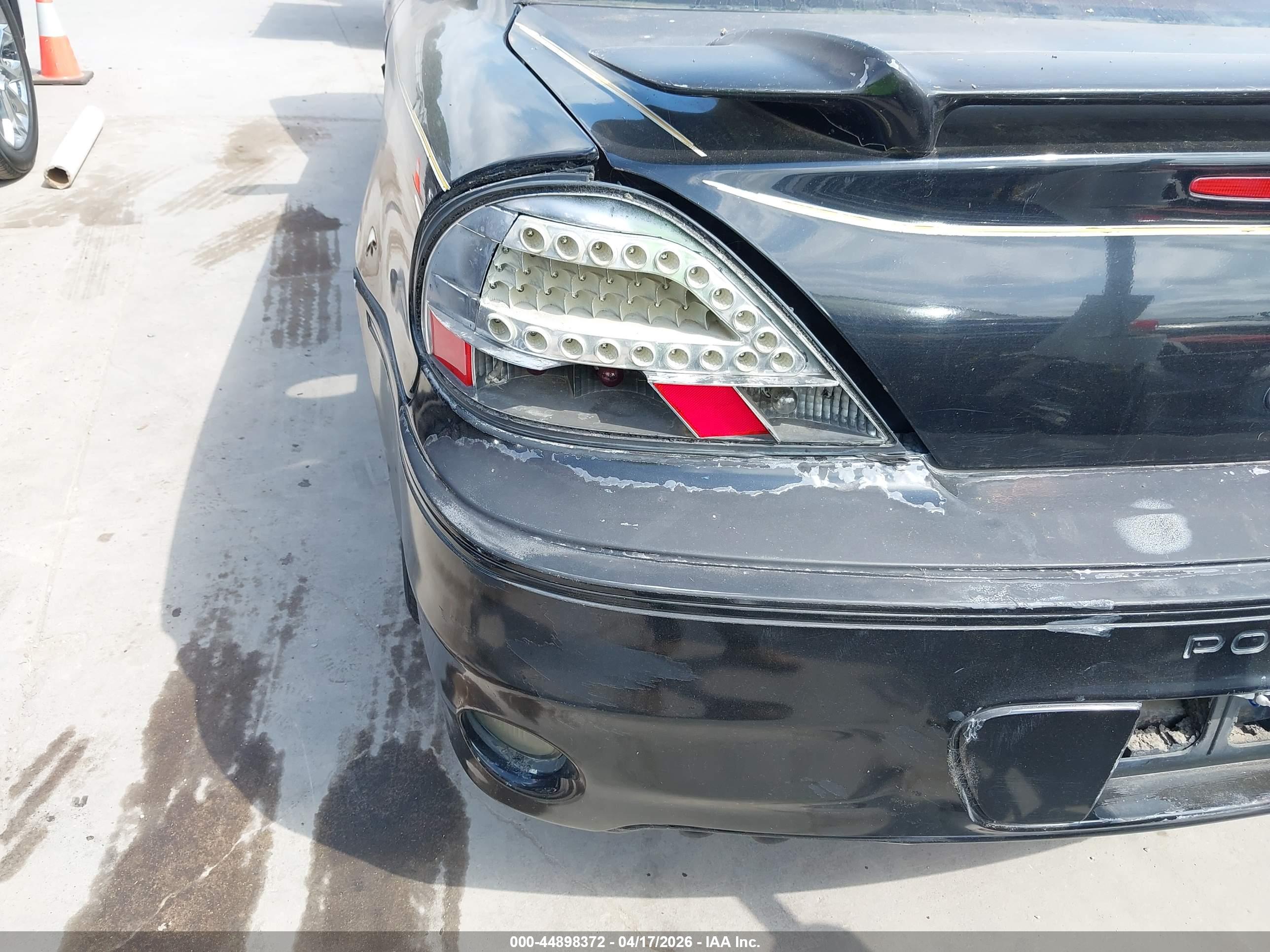 PONTIAC GRAND image 6