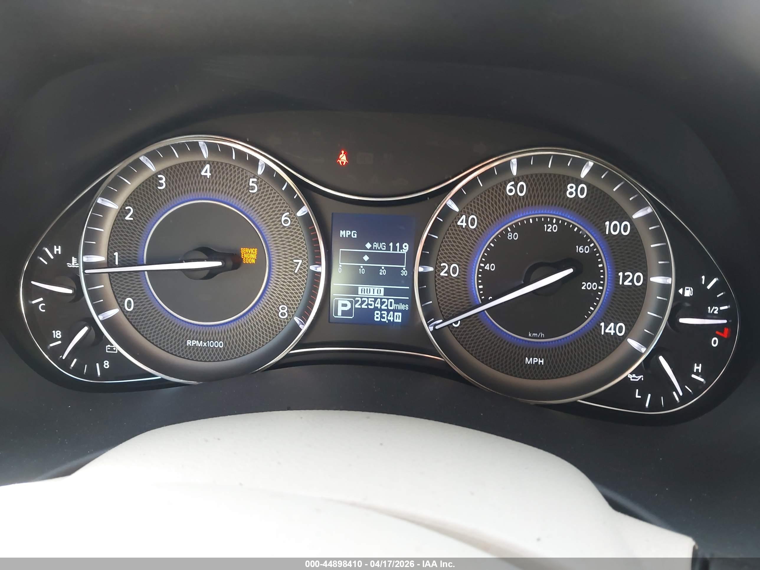 INFINITI QX80 image 7