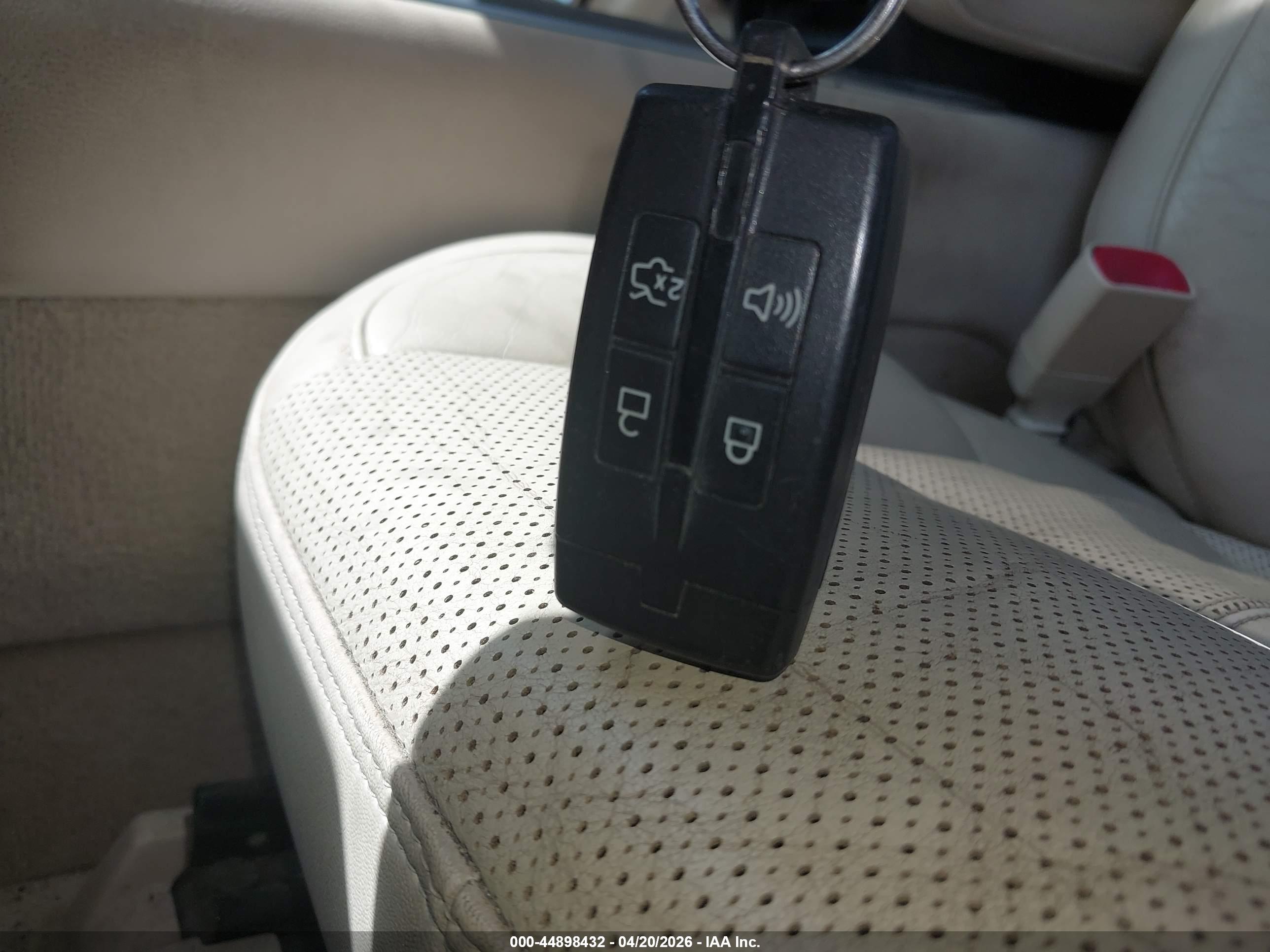 LINCOLN MKS image 11