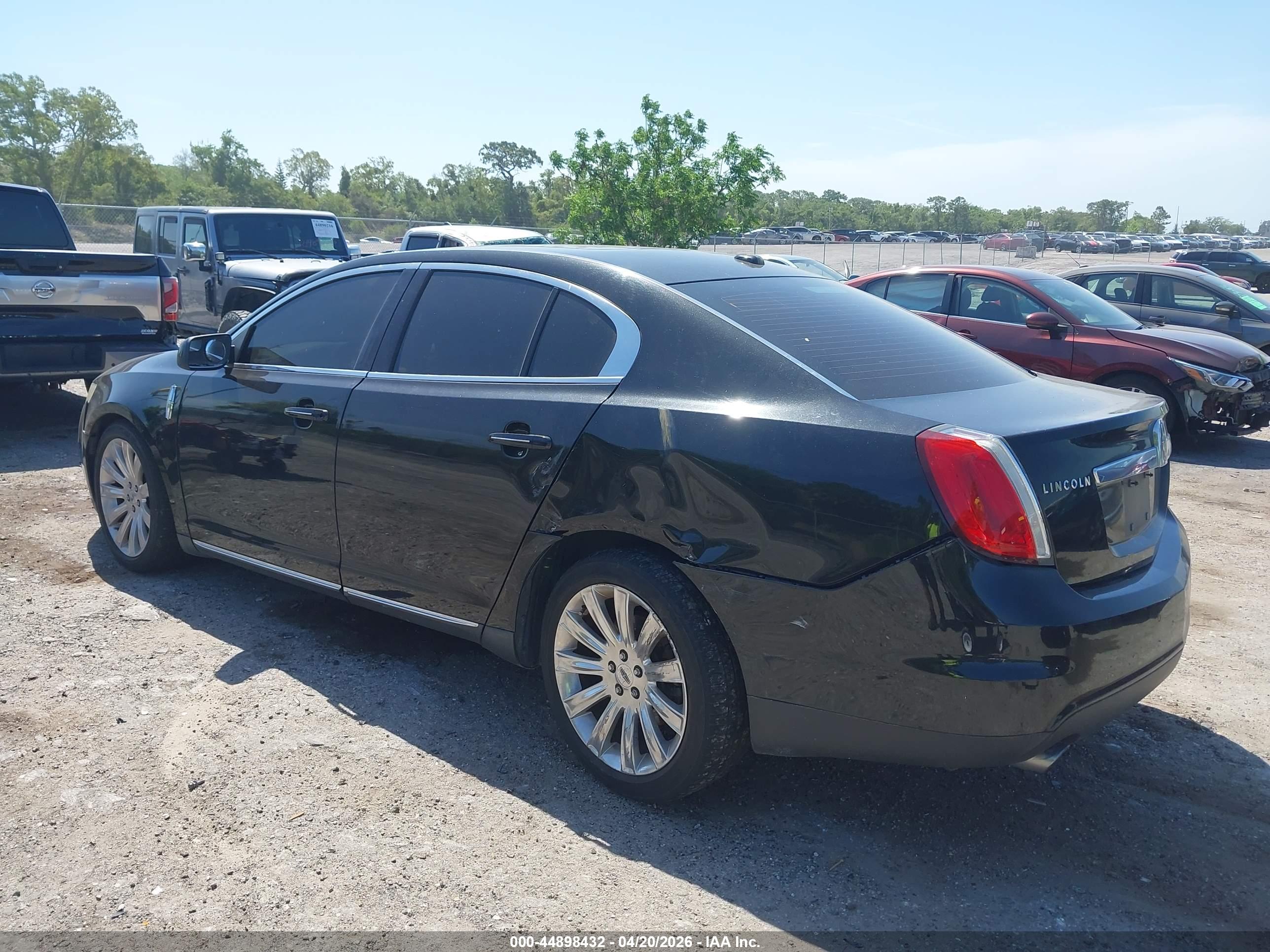 LINCOLN MKS image 3