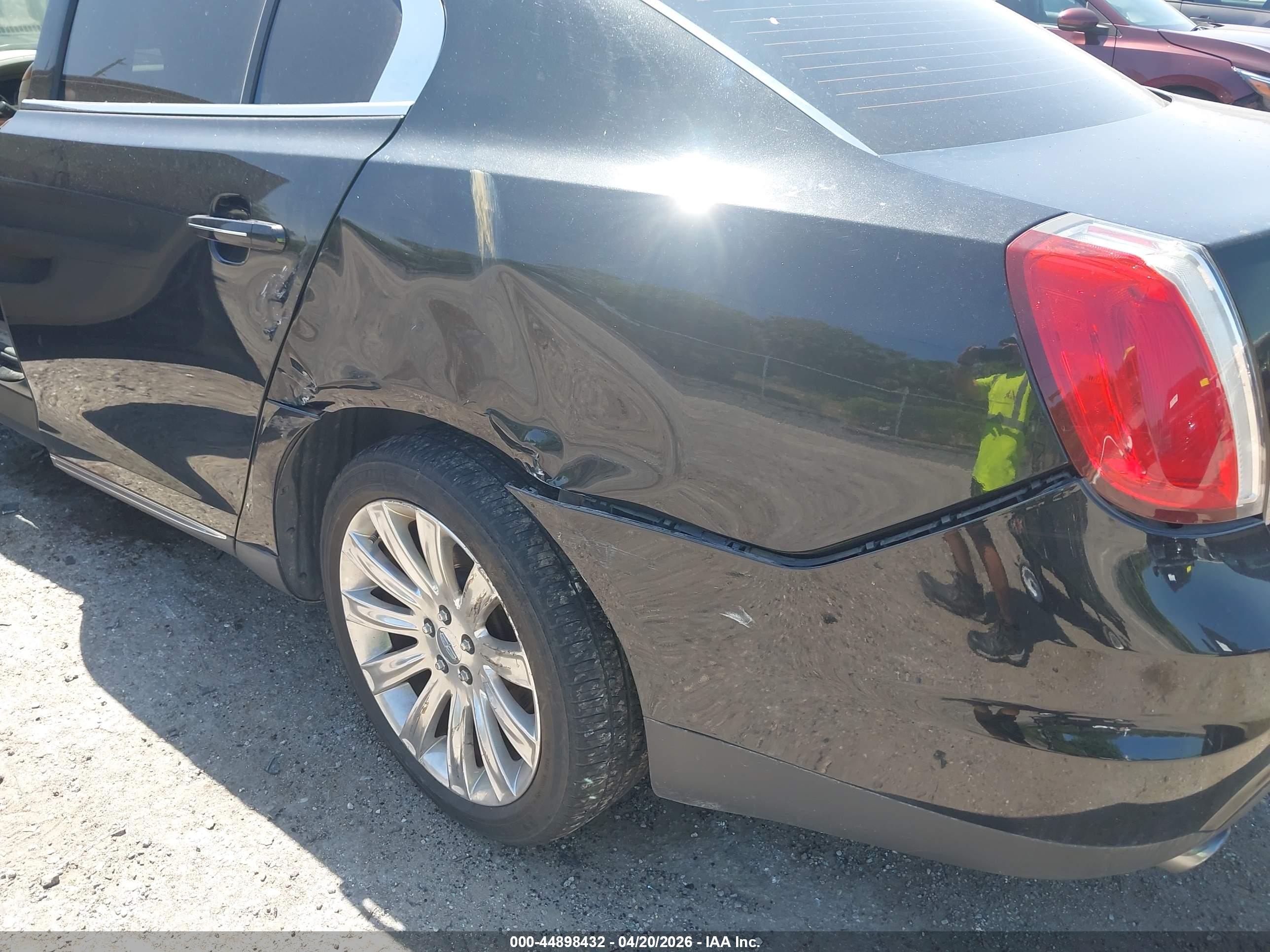 LINCOLN MKS image 6