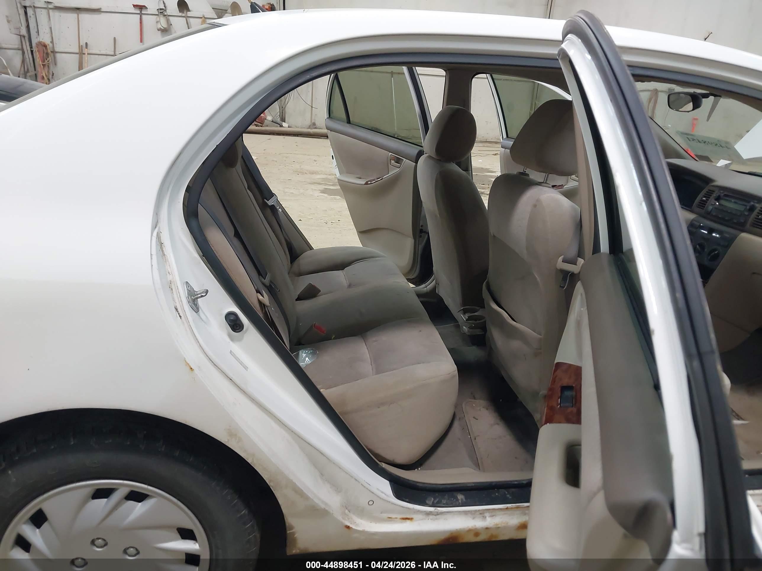 TOYOTA COROLLA image 8