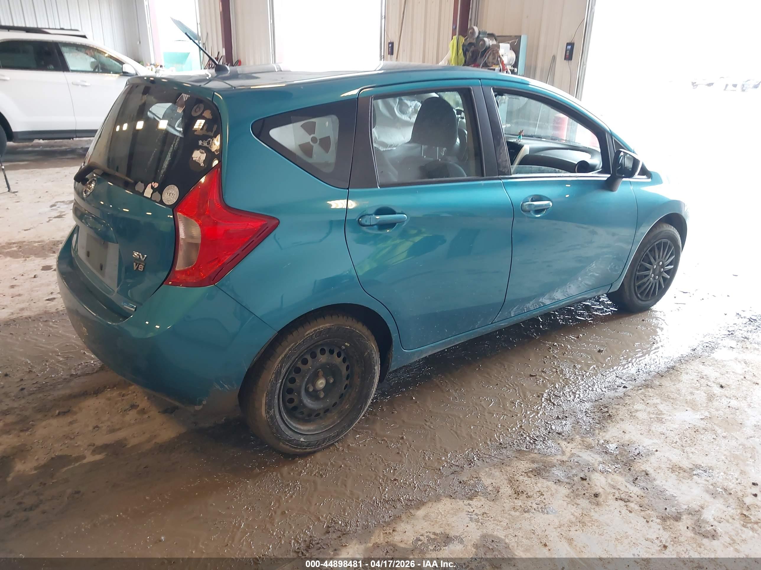 NISSAN VERSA image 4
