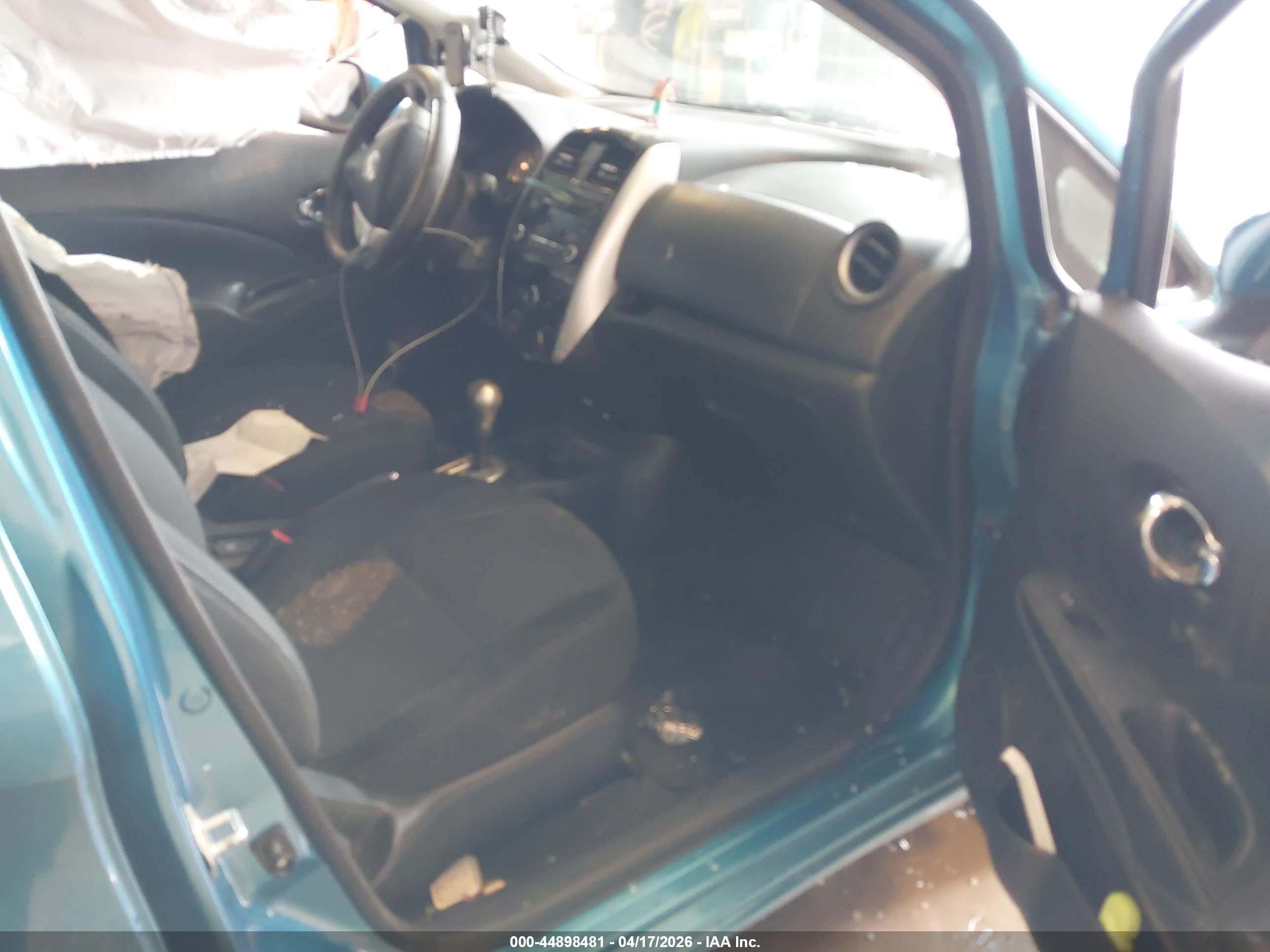 NISSAN VERSA image 5