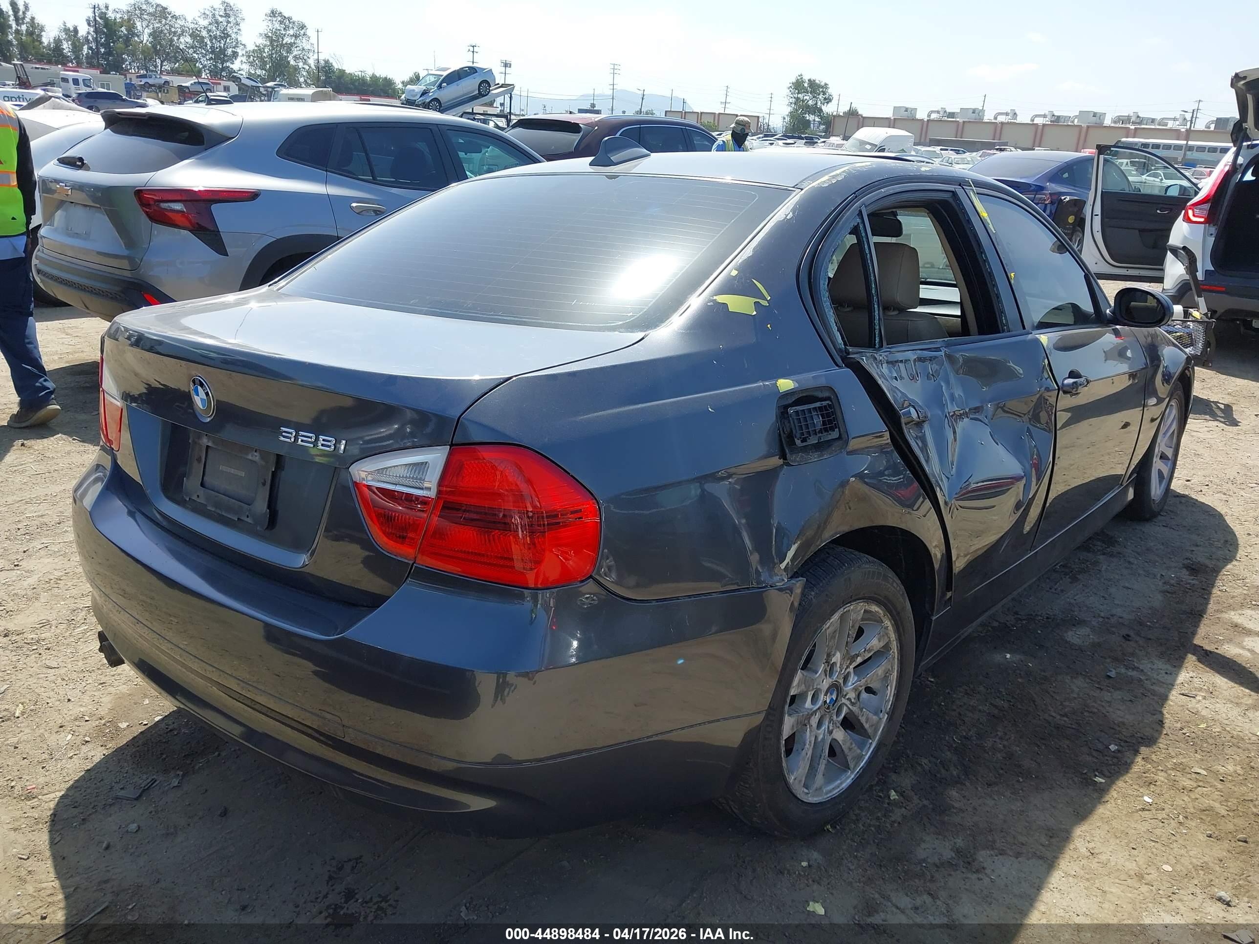 BMW 328I image 4