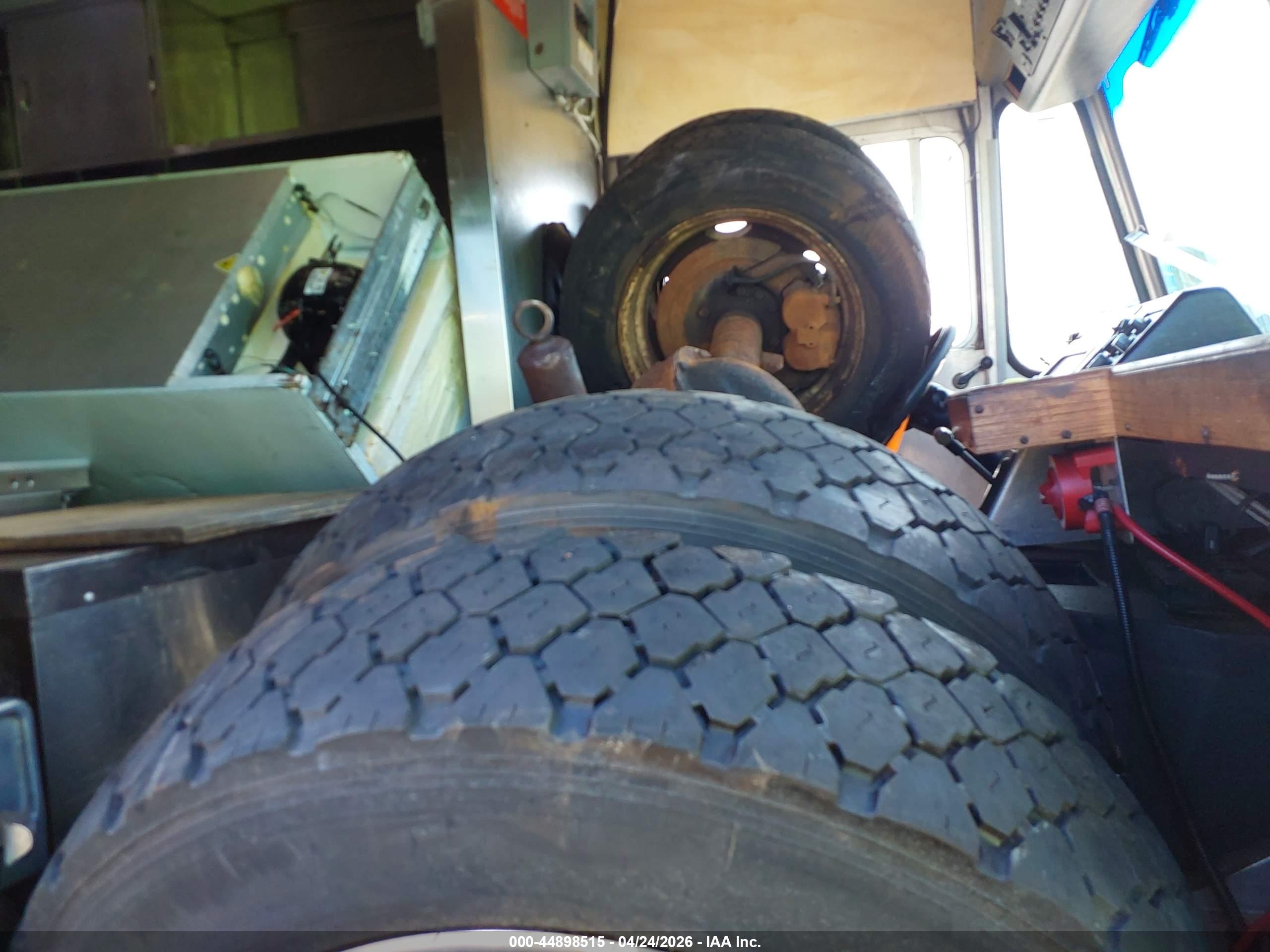 WORKHORSE CUSTOM image 7