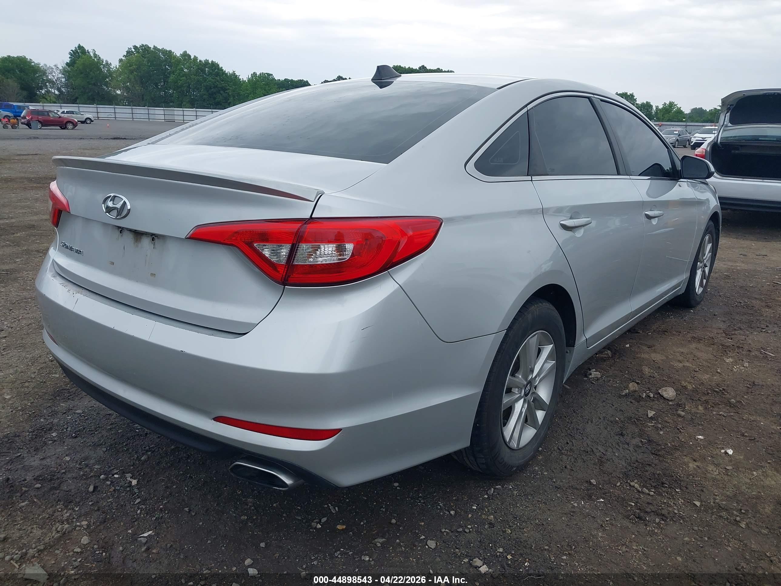 HYUNDAI SONATA image 4