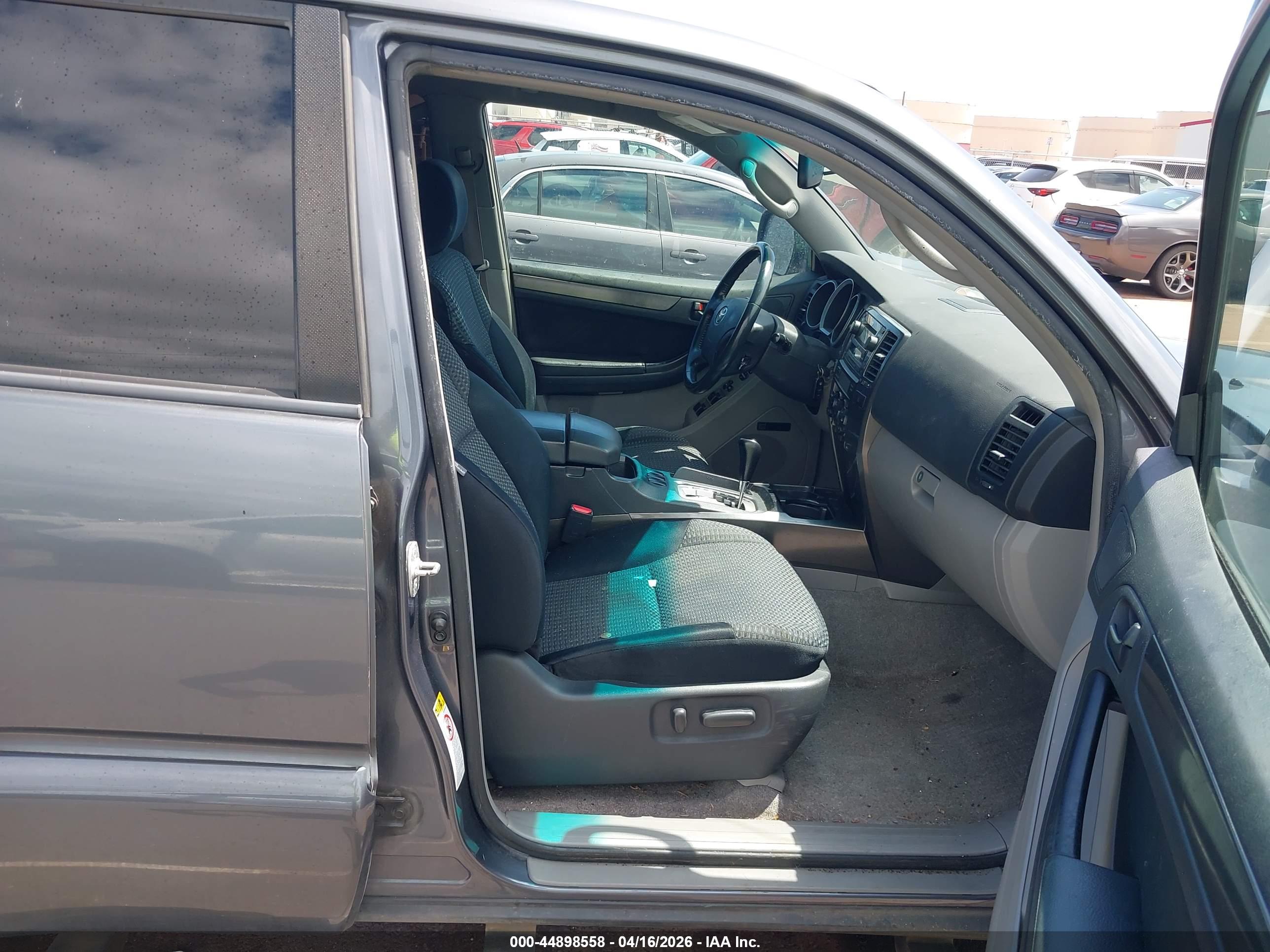 TOYOTA 4RUNNER image 5
