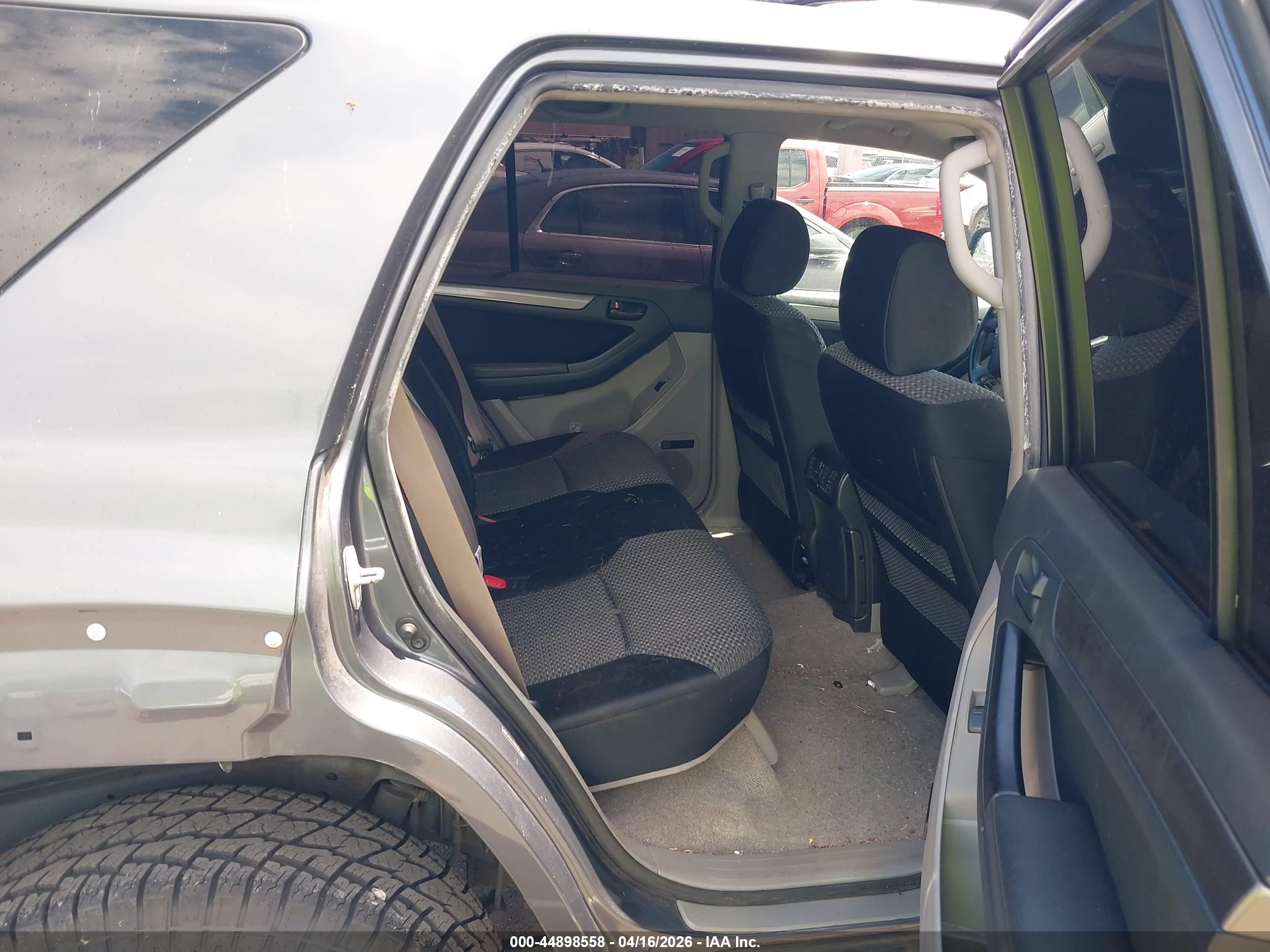 TOYOTA 4RUNNER image 8