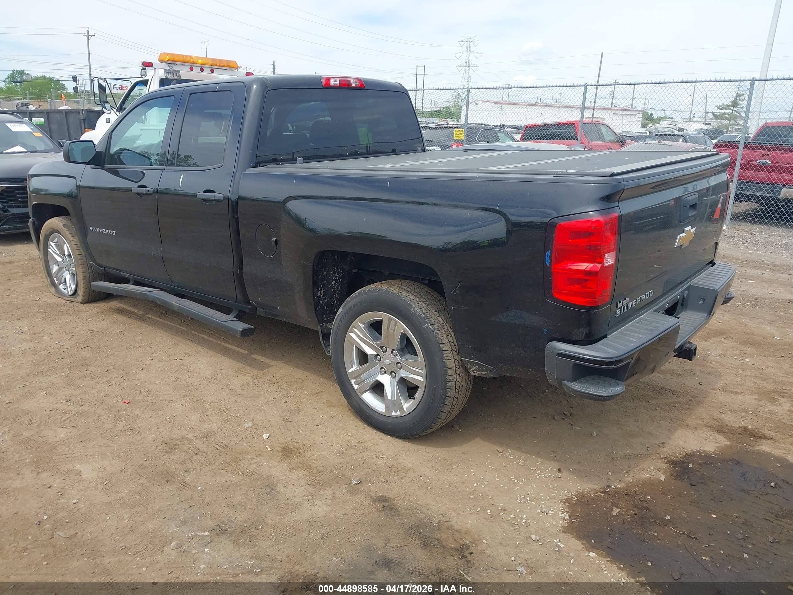 CHEVROLET SILVERADO image 3