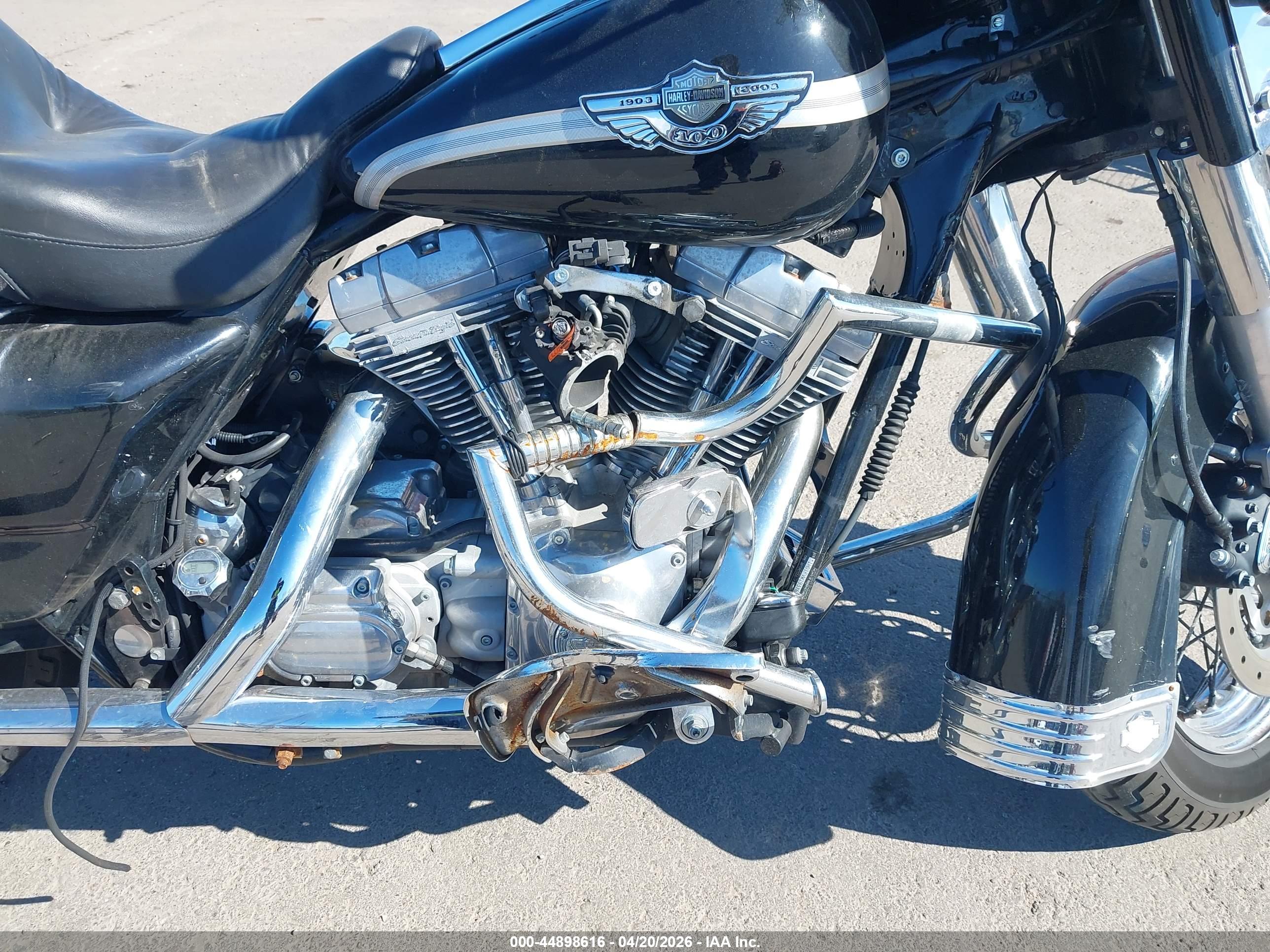 HARLEY-DAVIDSON FLHTI image 8