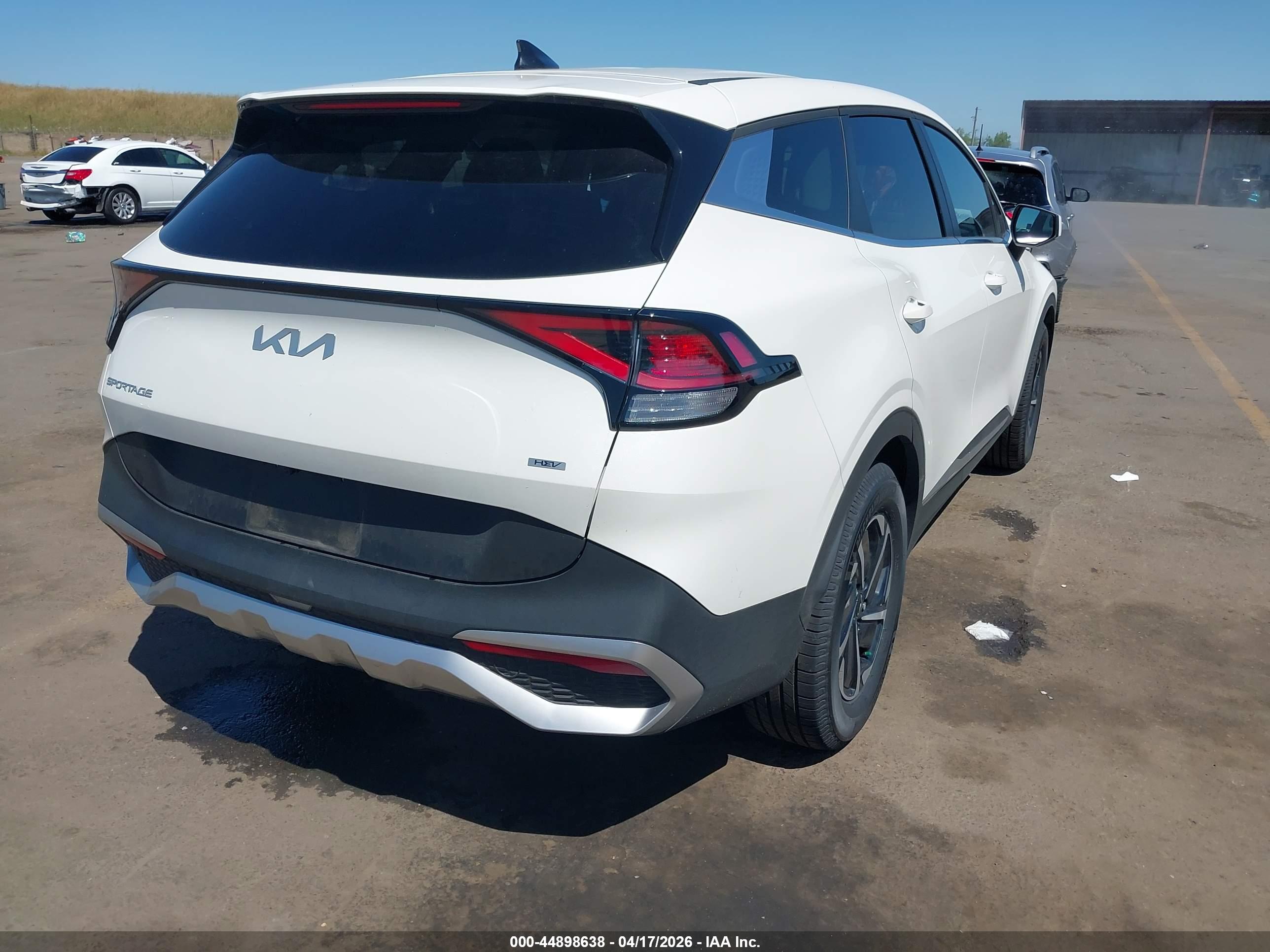 KIA SPORTAGE image 4