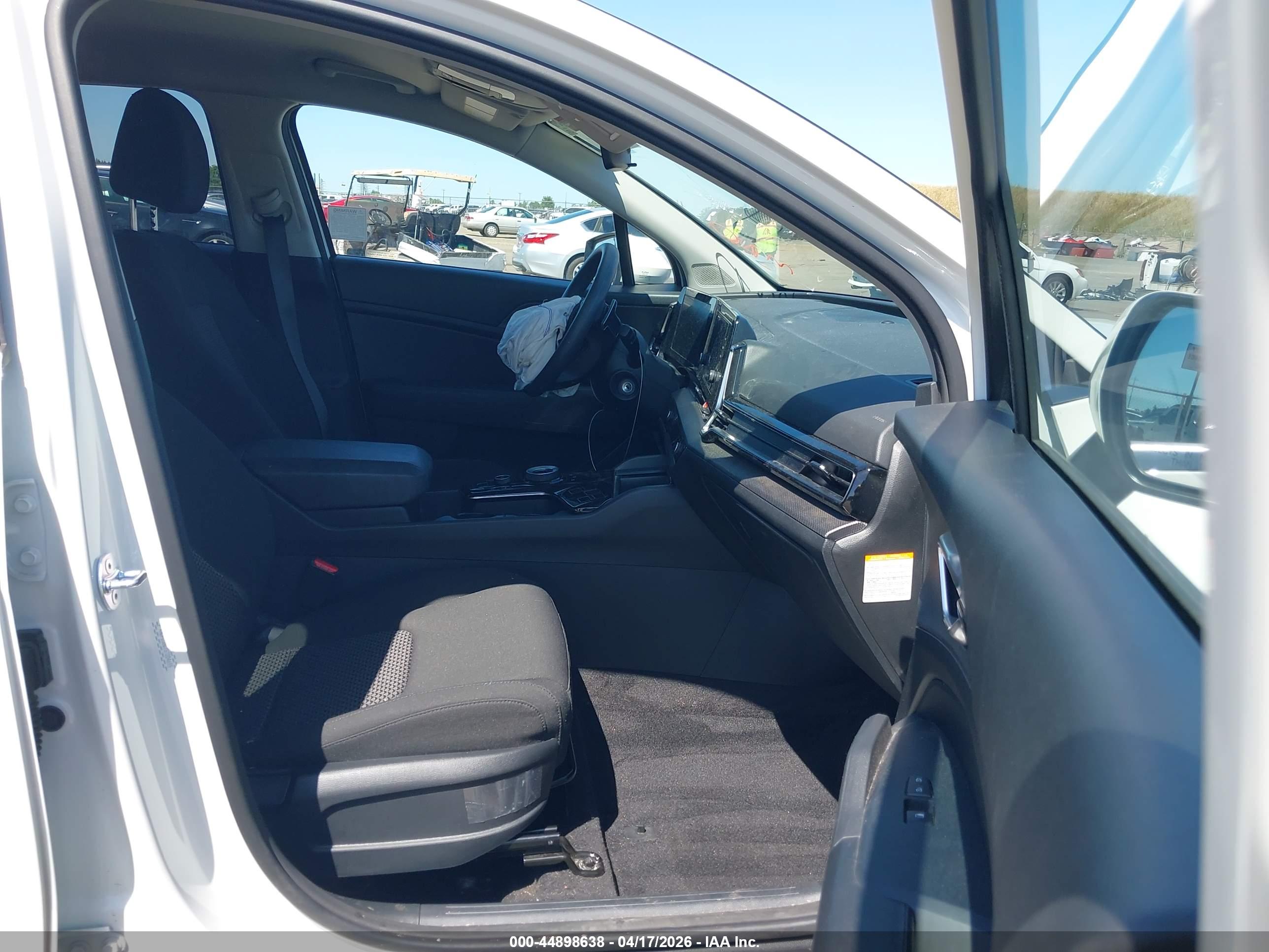 KIA SPORTAGE image 5