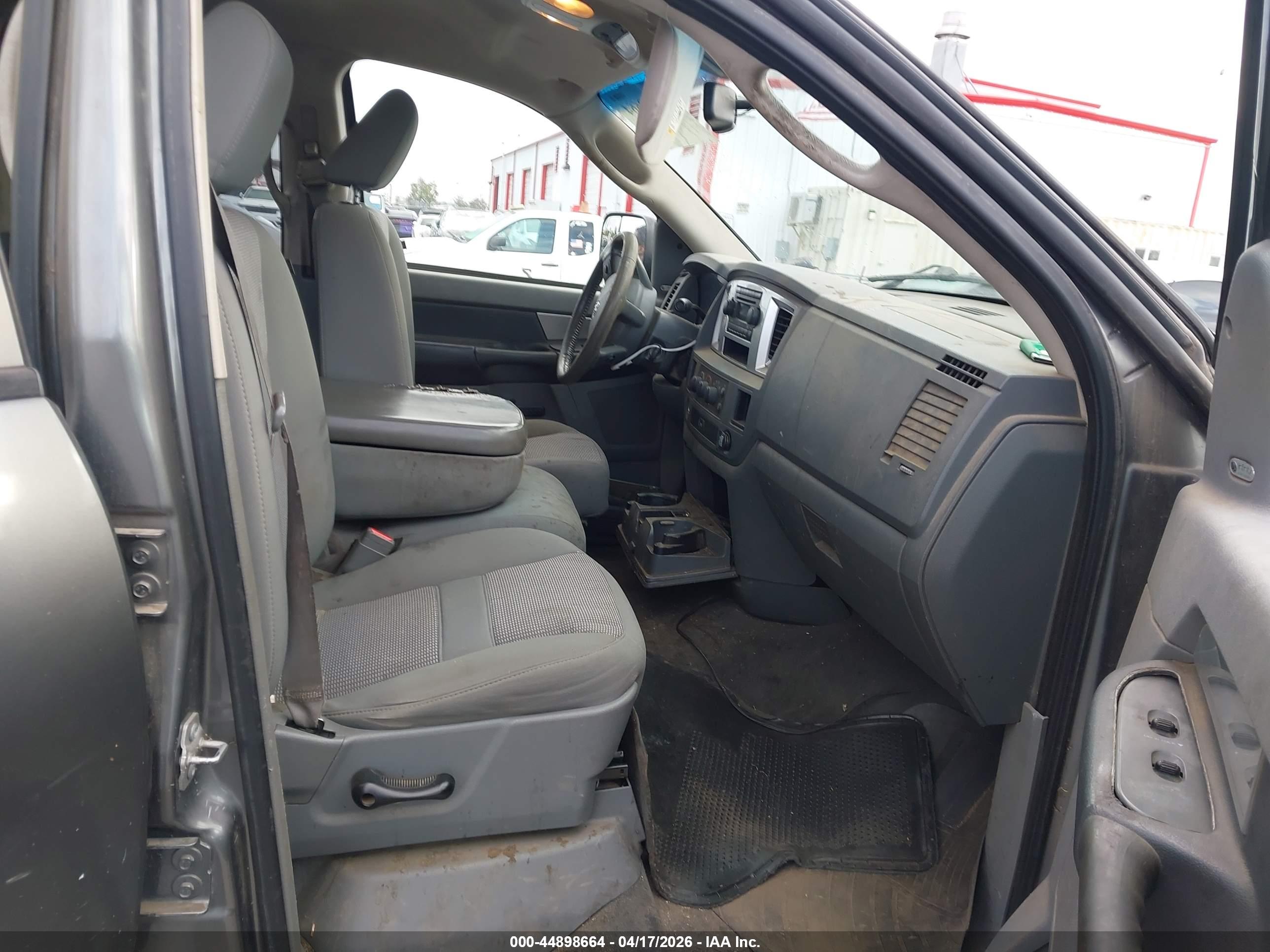 DODGE RAM image 5