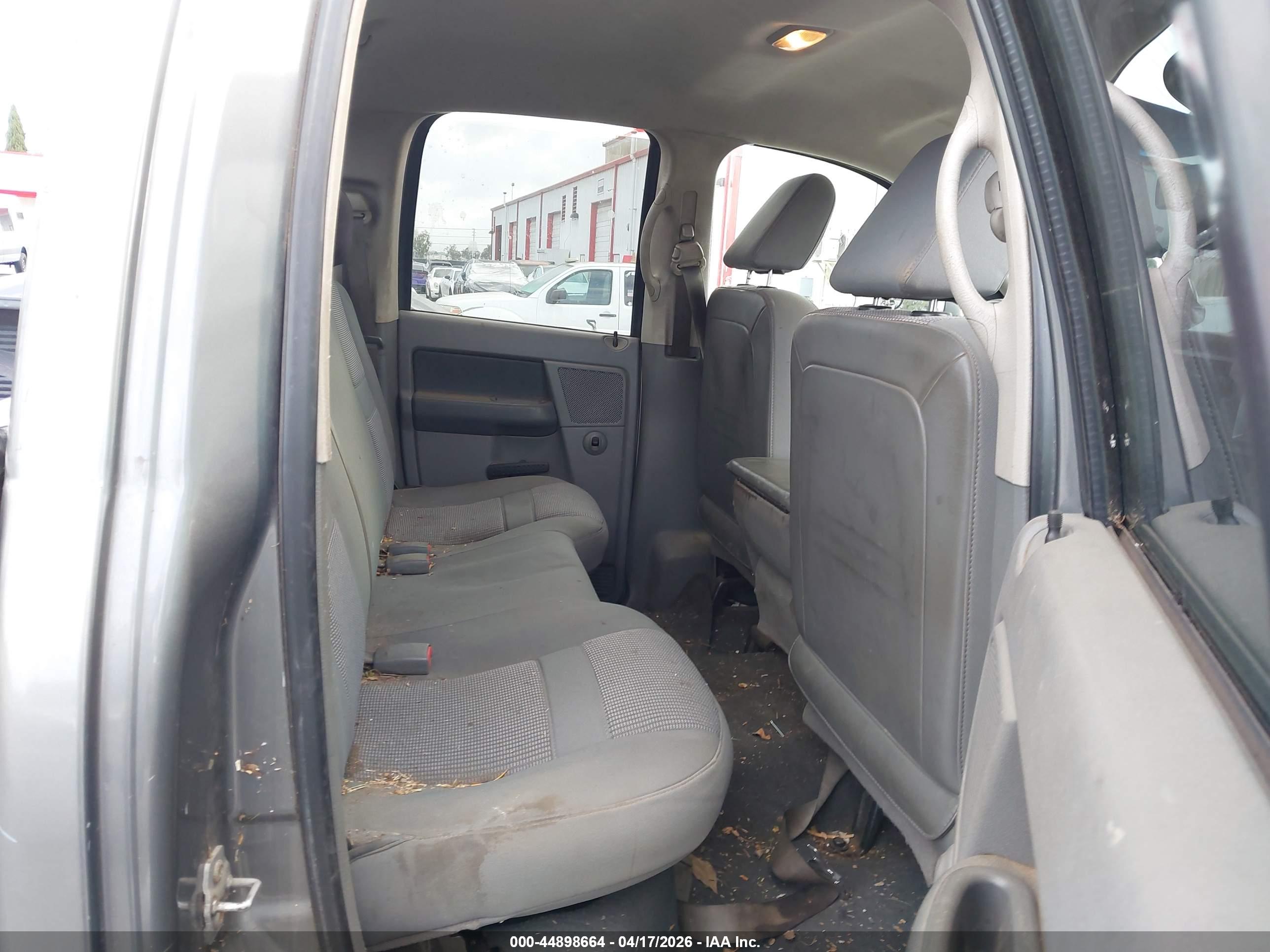 DODGE RAM image 8