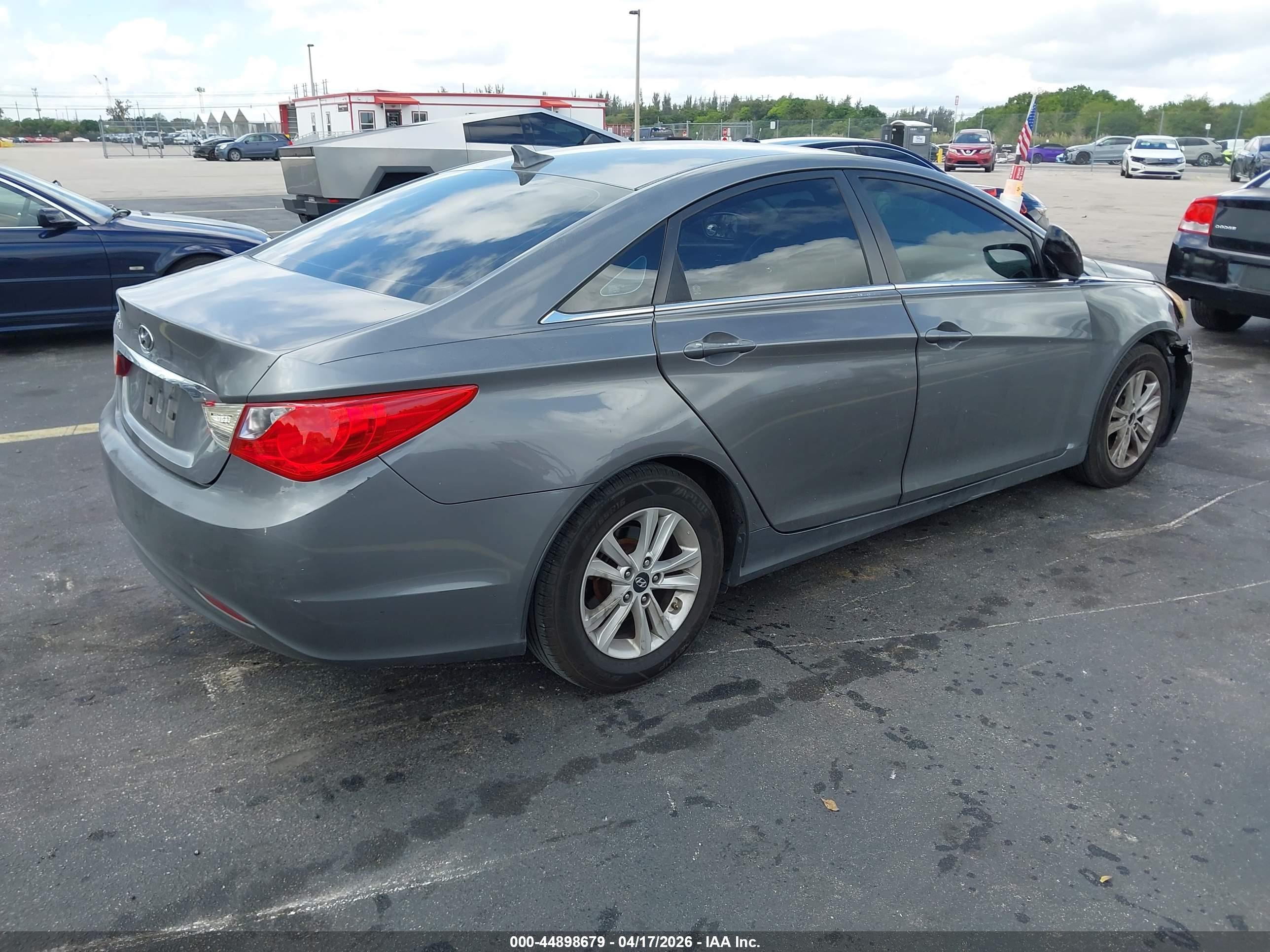 HYUNDAI SONATA image 4