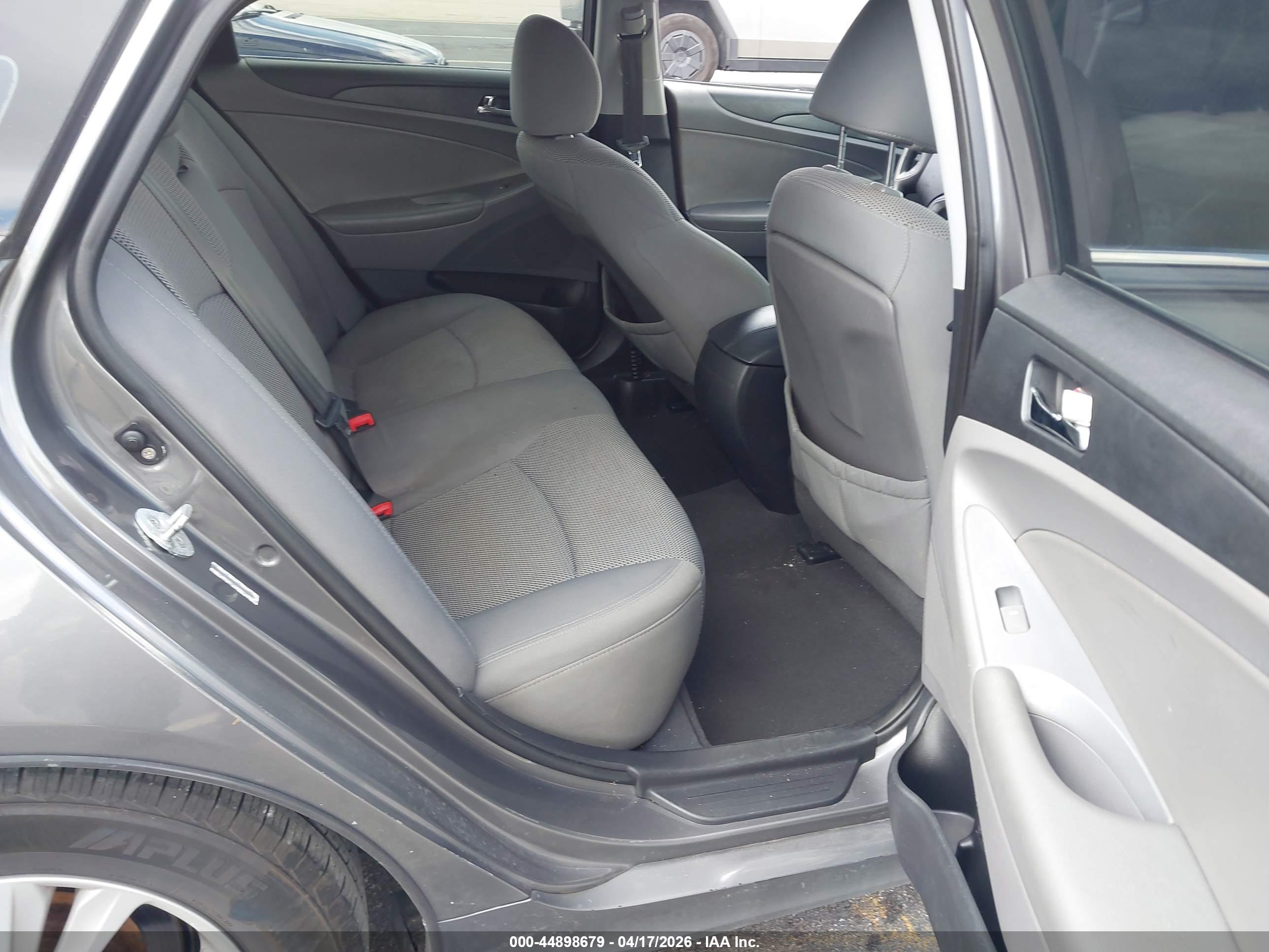 HYUNDAI SONATA image 8