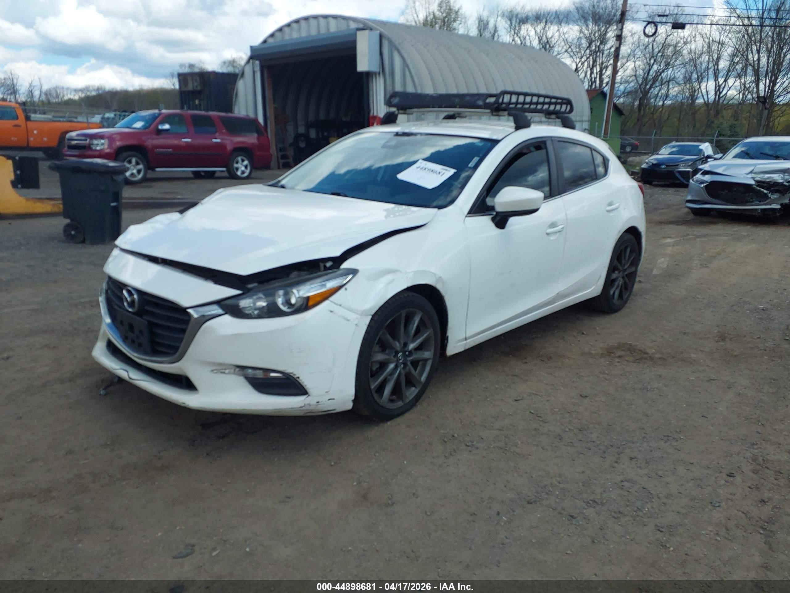 MAZDA MAZDA3 image 2