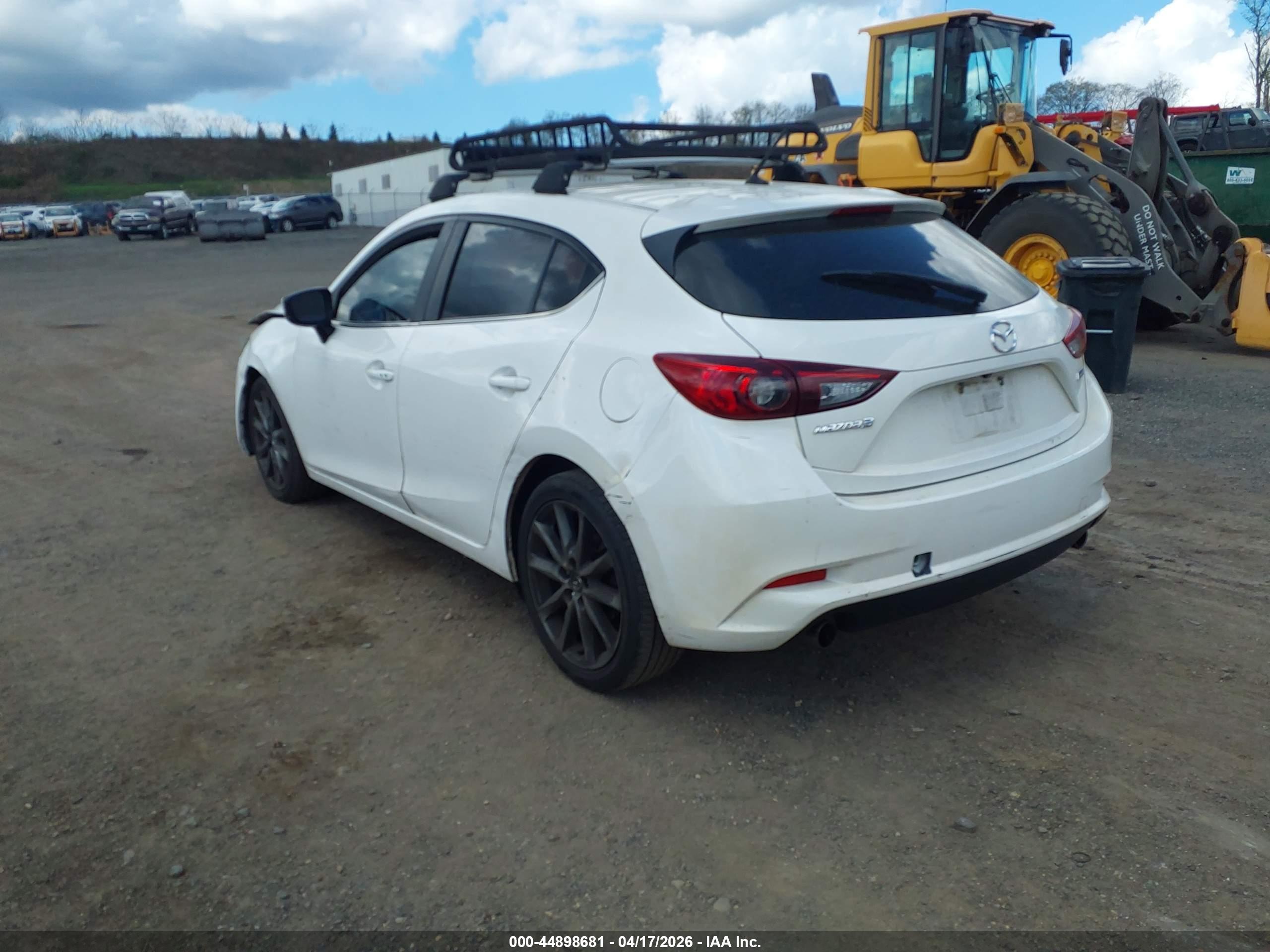 MAZDA MAZDA3 image 3