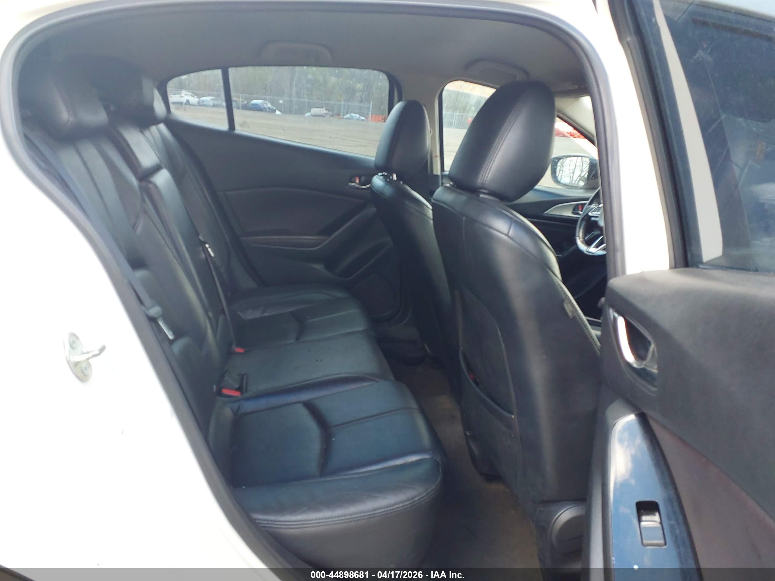 MAZDA MAZDA3 image 8
