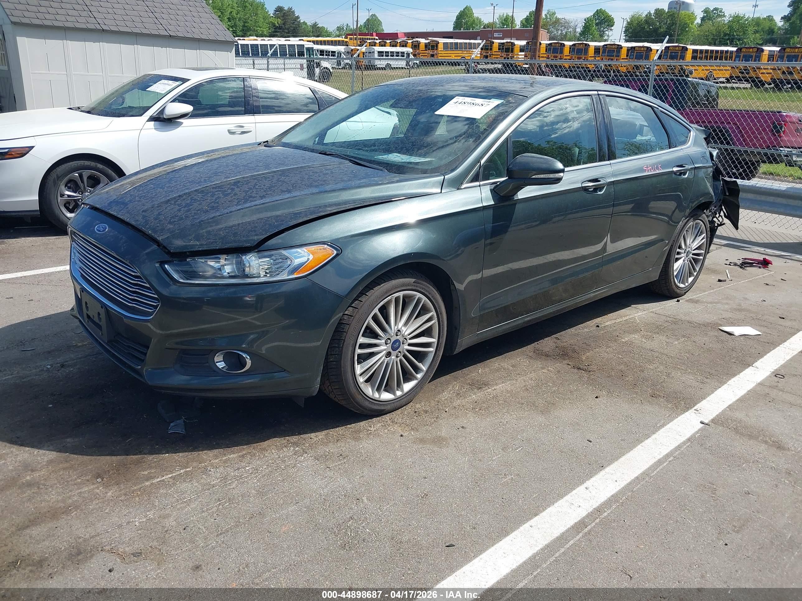 FORD FUSION image 2