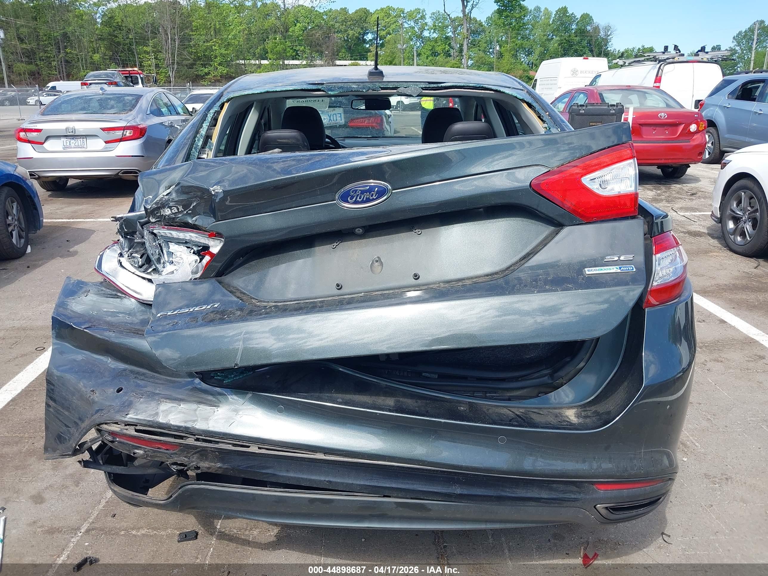 FORD FUSION image 6