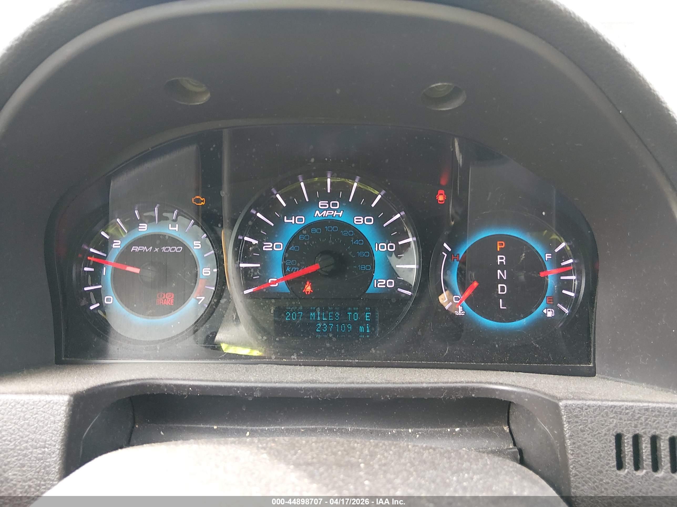 FORD FUSION image 7