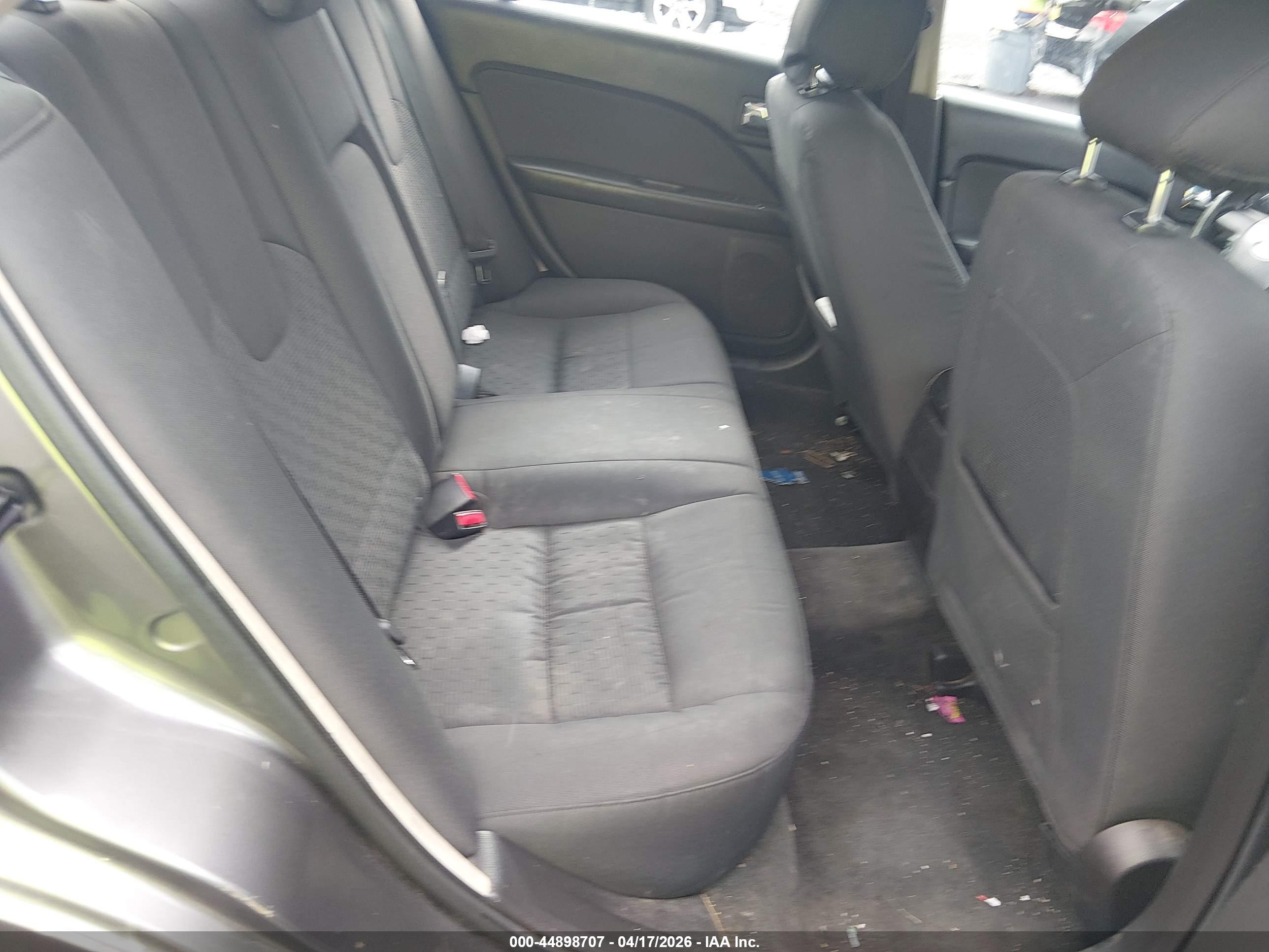 FORD FUSION image 8