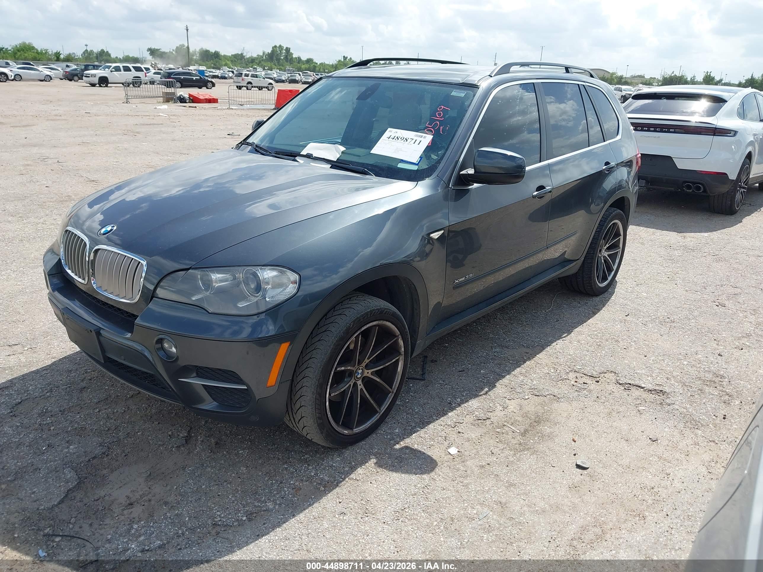 BMW X5 image 2