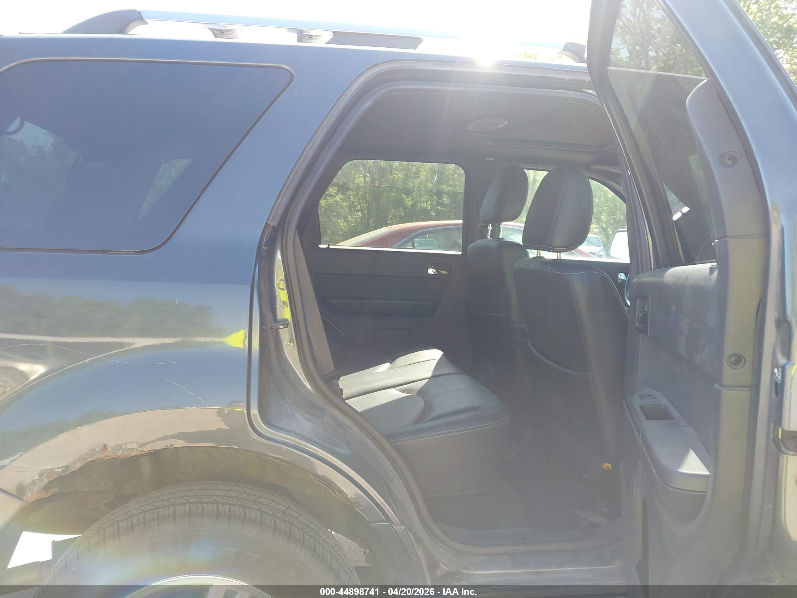 MERCURY MARINER image 8