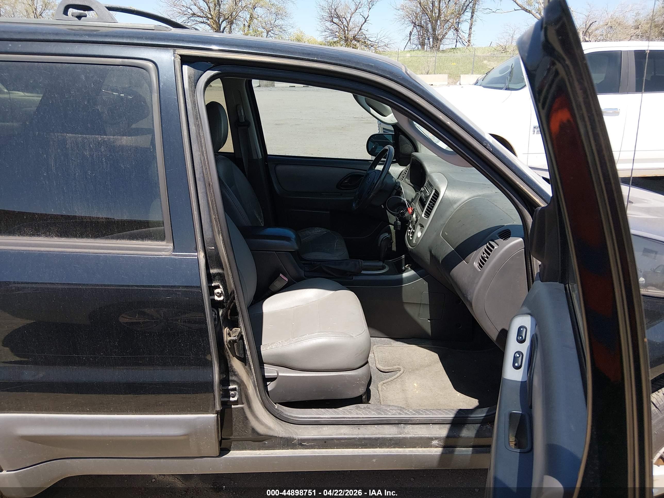FORD ESCAPE image 5