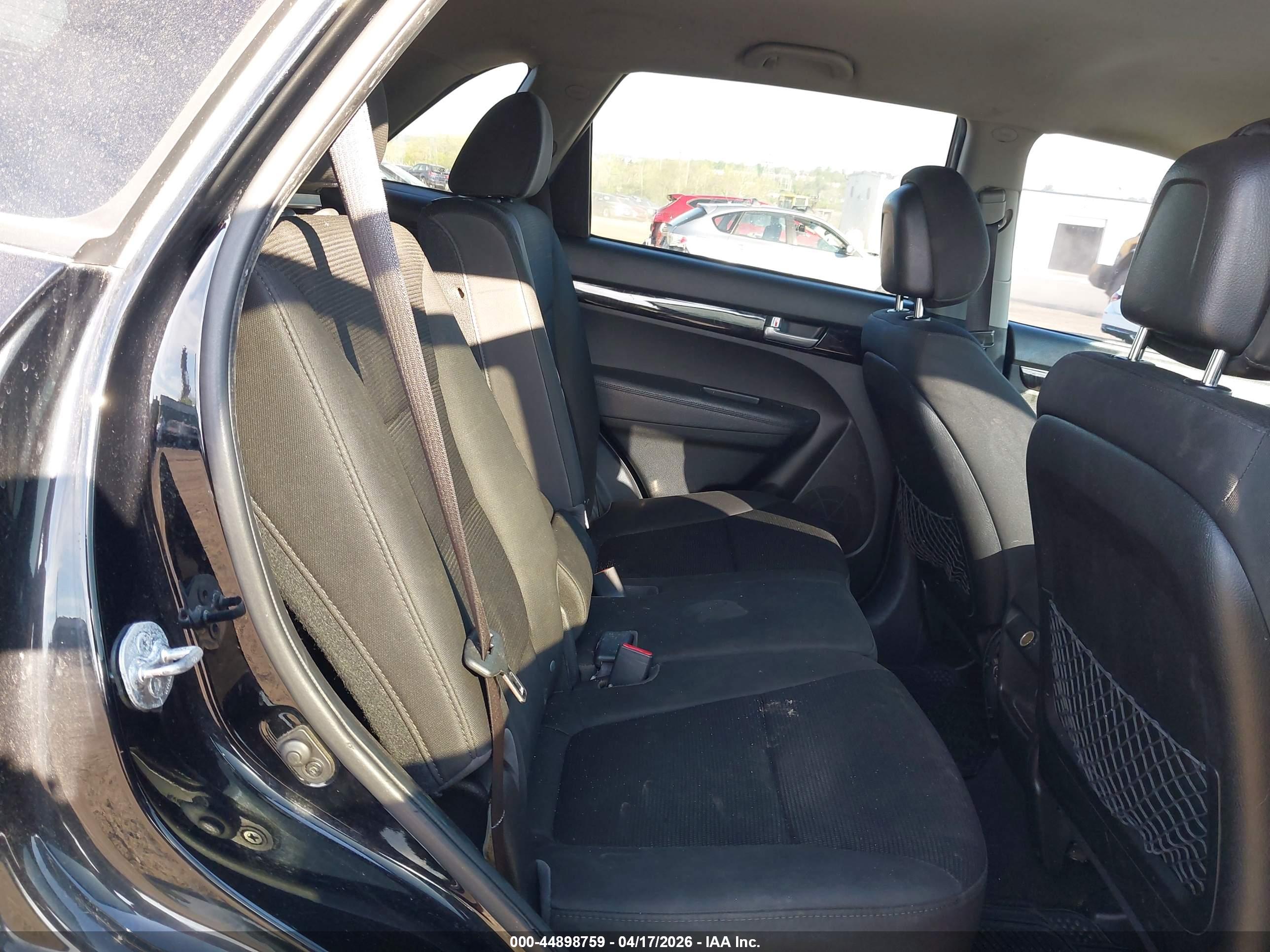 KIA SORENTO image 8