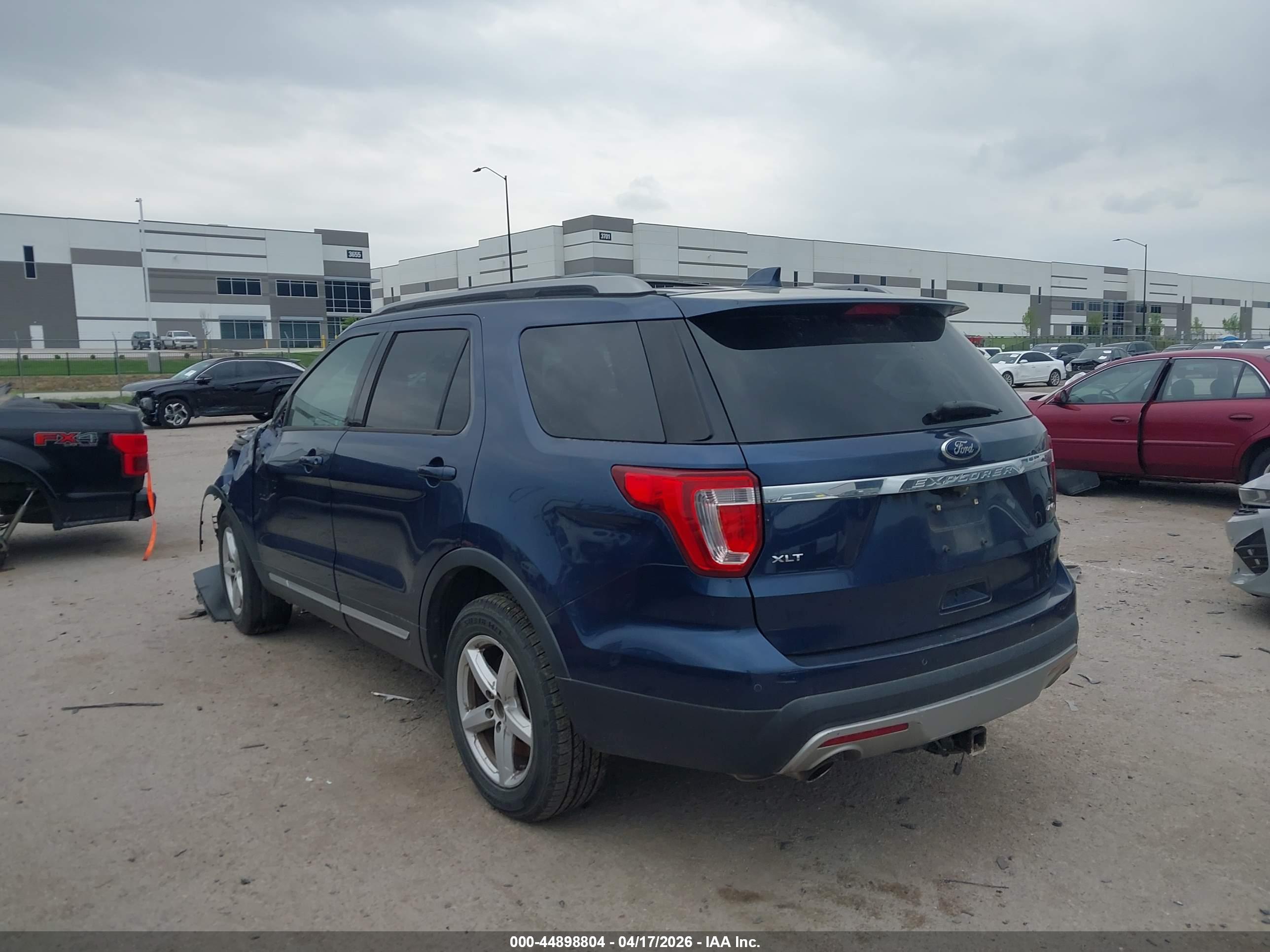FORD EXPLORER image 3