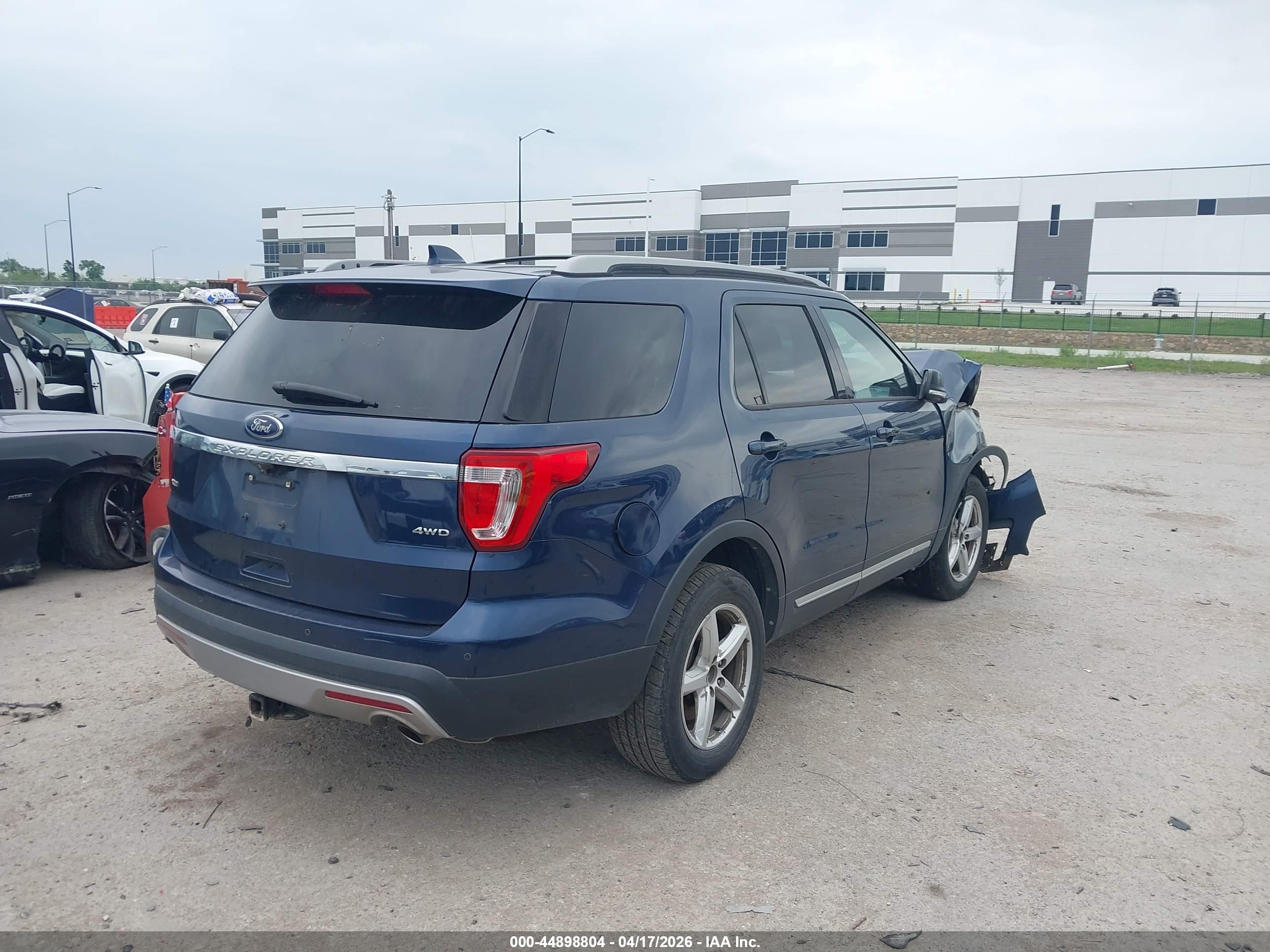FORD EXPLORER image 4