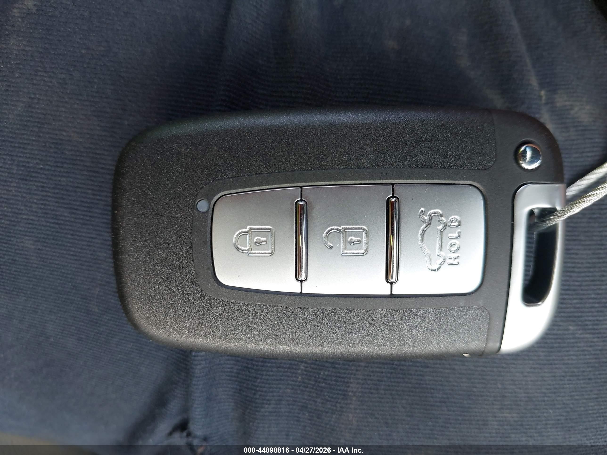 KIA K900 image 11