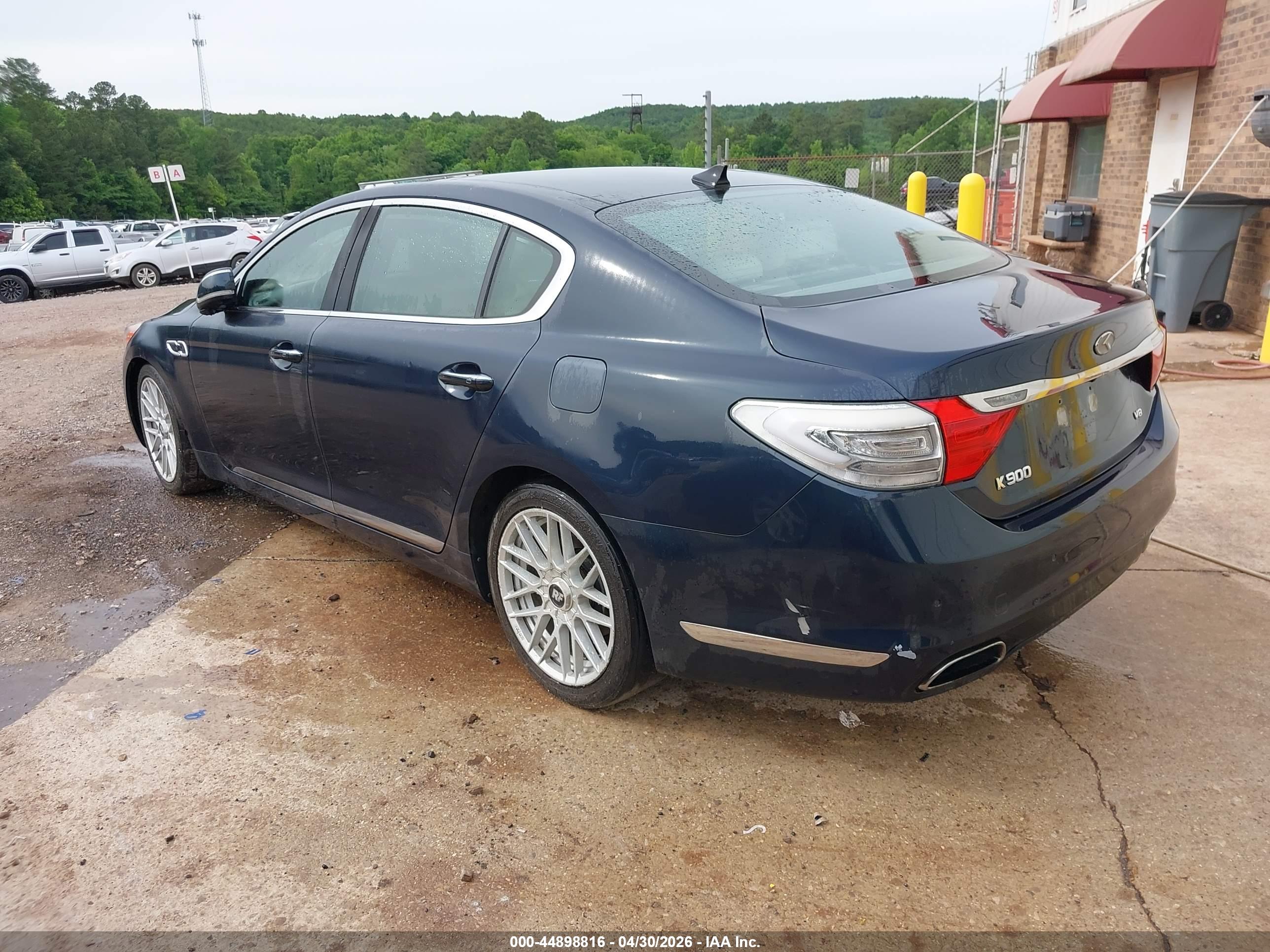 KIA K900 image 3
