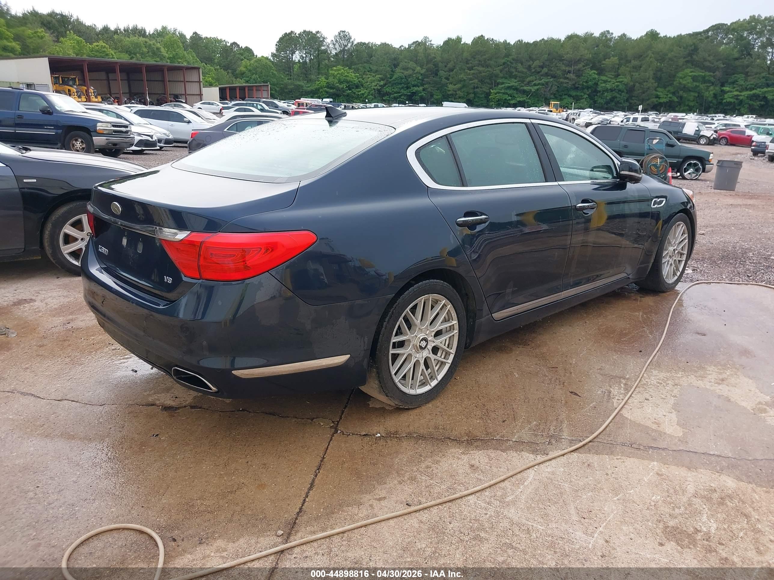 KIA K900 image 4