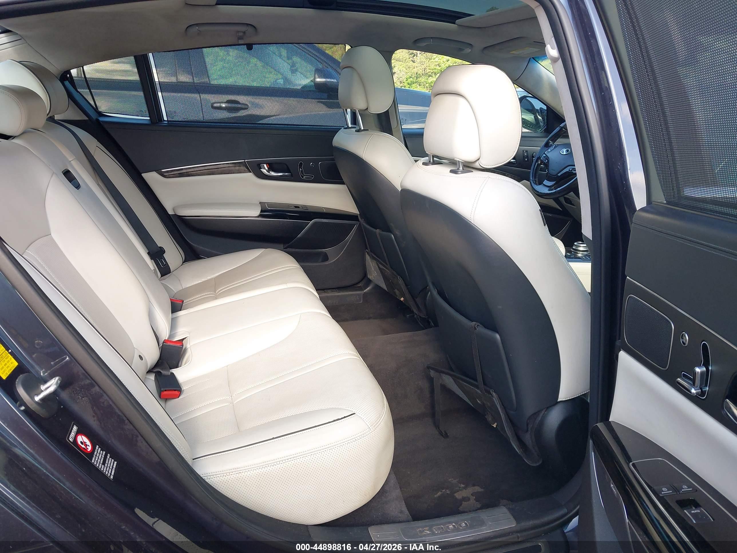 KIA K900 image 8