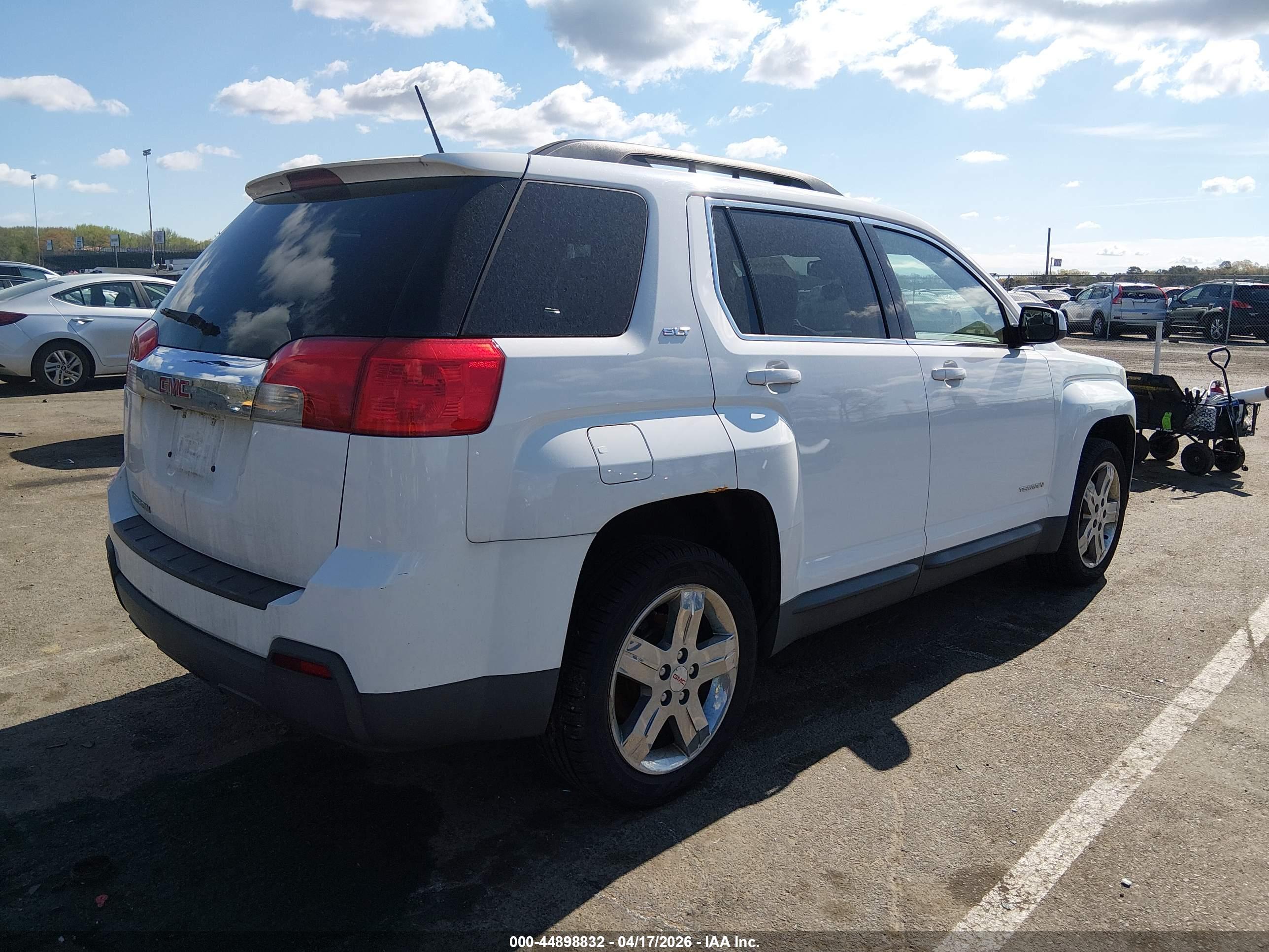 GMC TERRAIN image 4