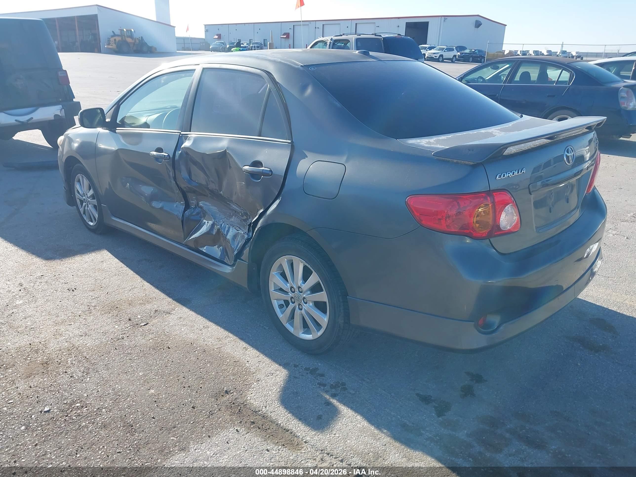 TOYOTA COROLLA image 3