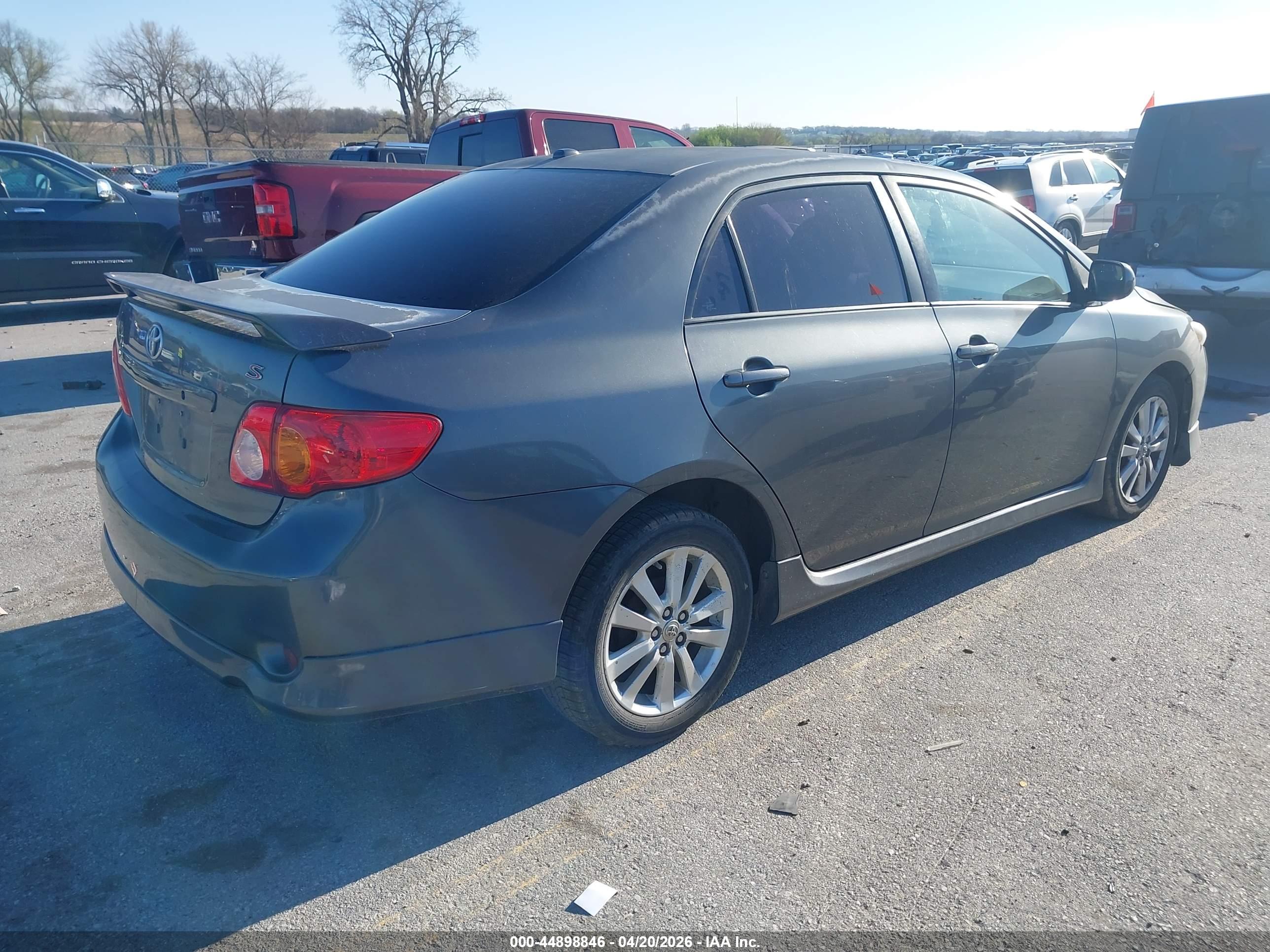 TOYOTA COROLLA image 4