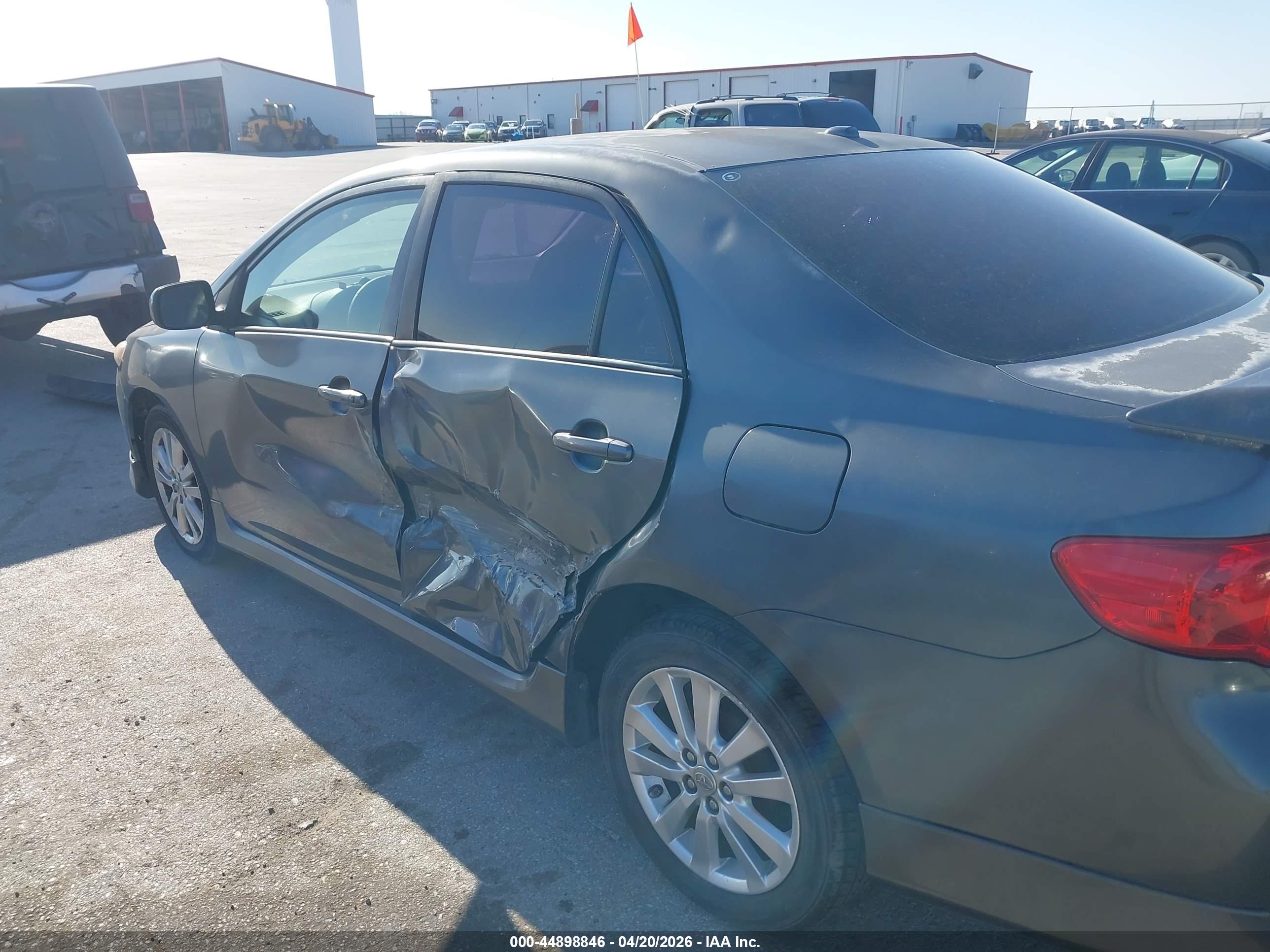 TOYOTA COROLLA image 6